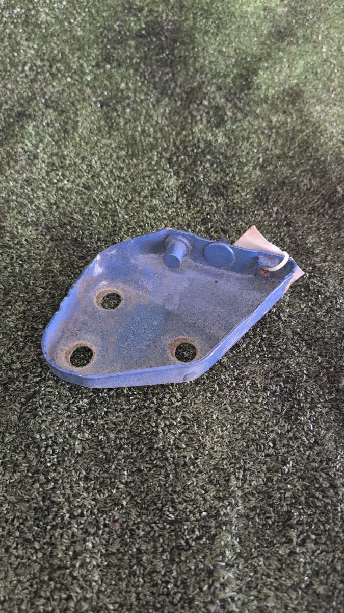 Кронштейн поперечини рульової колонки Volkswagen Golf IV (1997-2006) 1J0419255B