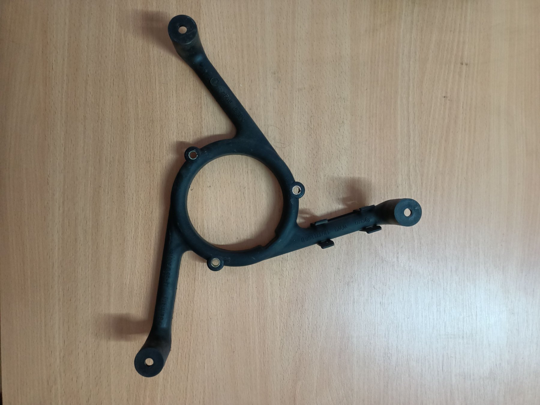 Кронштейн вентилятора Volkswagen Golf IV (1997-2006) 1J0121206D