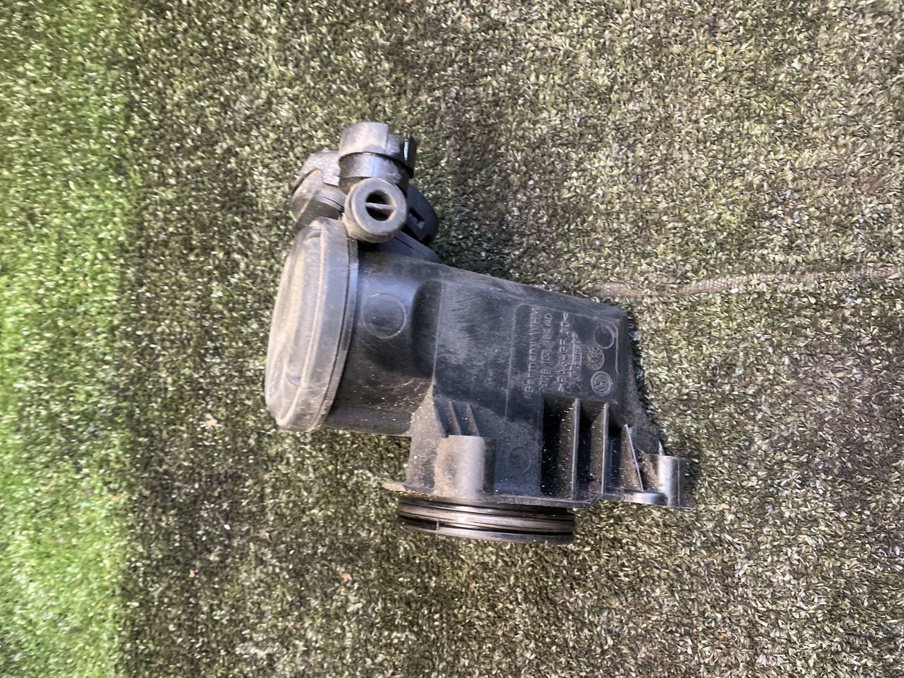 Масловідділювач вентиляції картерних газів fab/oct a5/room 1.4 16v skv Volkswagen Golf IV (1997-2006) 036103464AD