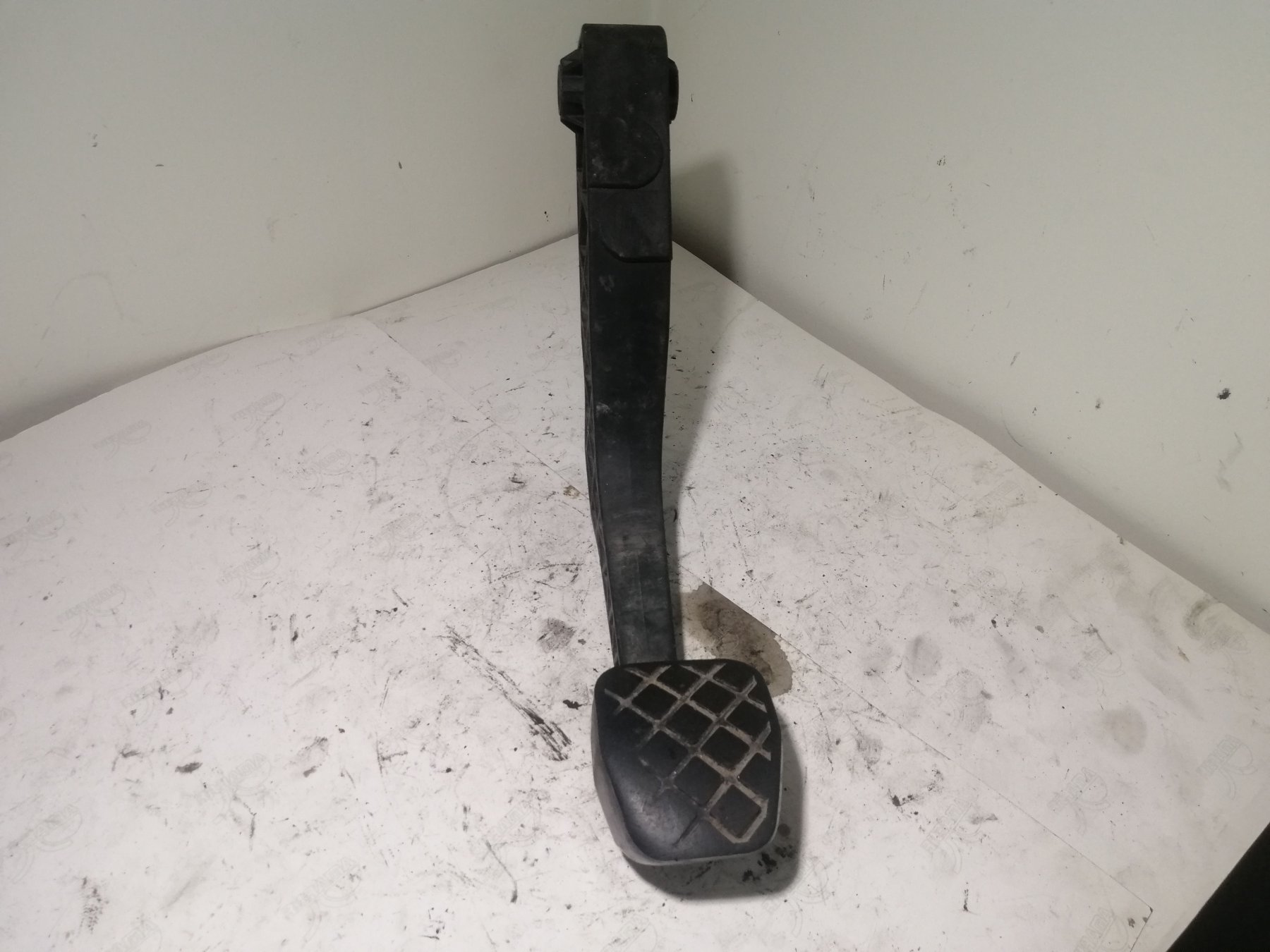 Педаль сцепления Volkswagen Golf IV (1997-2006) 1J1721321C