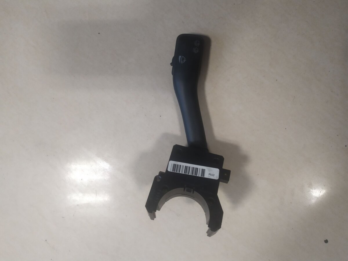 Перемикач підрульовий Volkswagen Golf IV (1997-2006) 4B0953503F