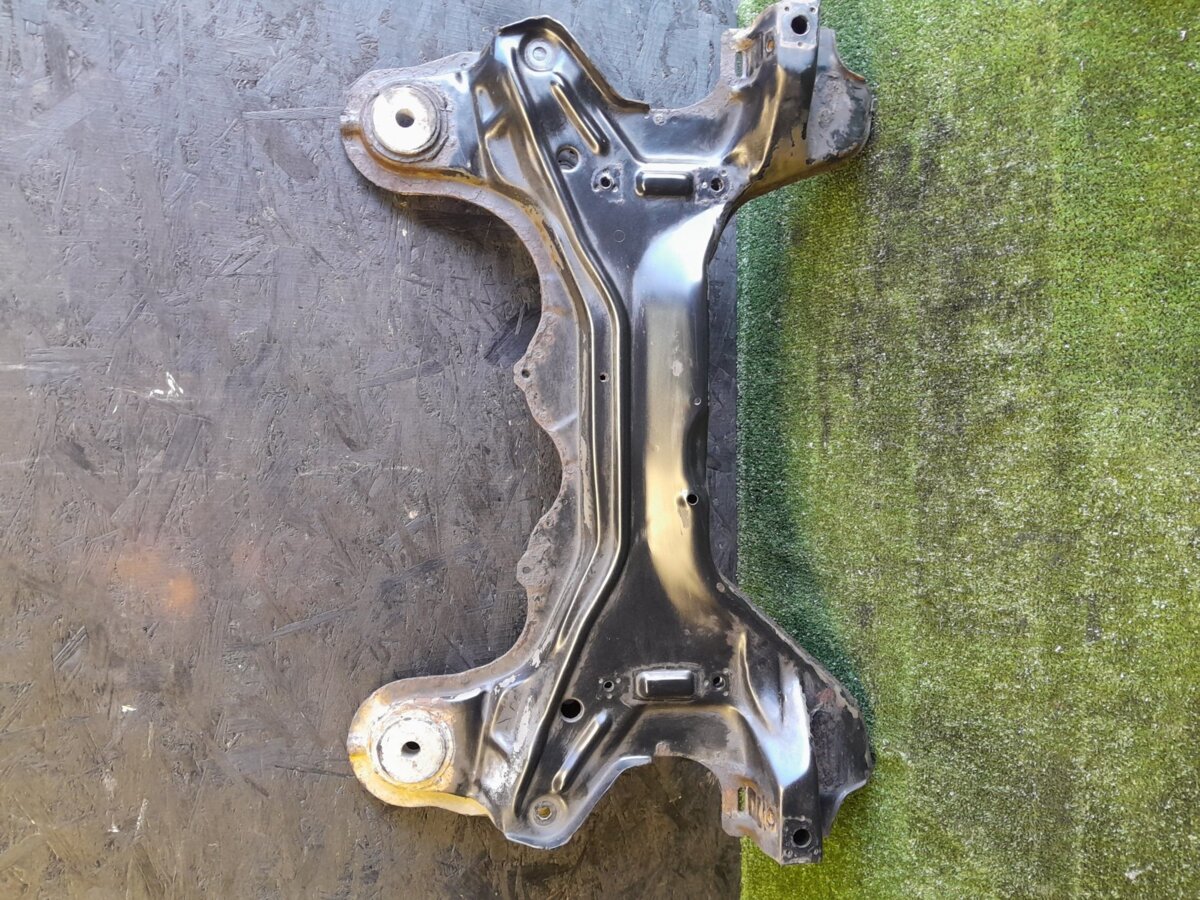 Підрамник (передня балка) Volkswagen Golf IV (1997-2006) 1J0199313J