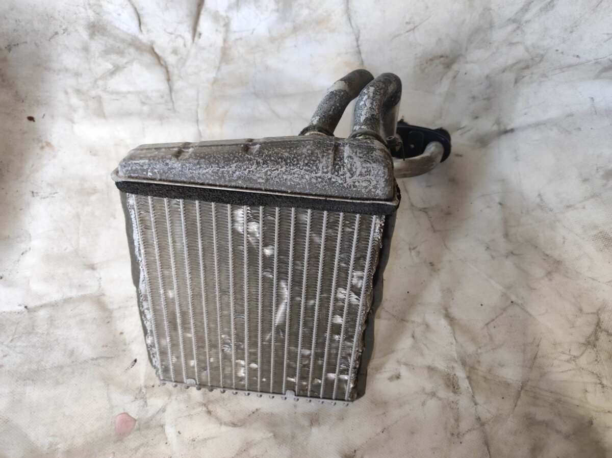 радіатор опалювача салону; теплообмінник; радіатор пічки (обігрівача) Volkswagen Golf IV (1997-2006) 1K0819031