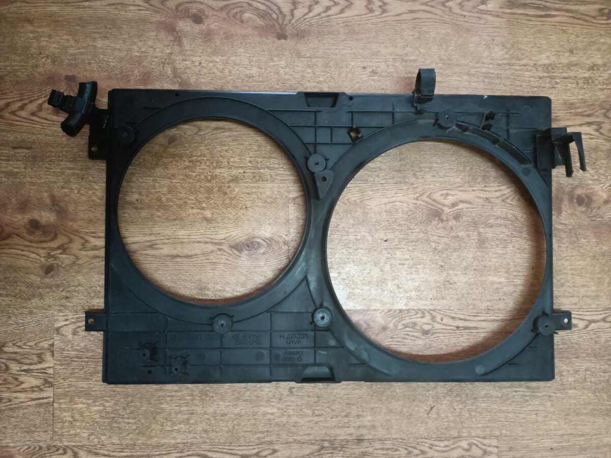 Рамка для двох вентиляторів Volkswagen Golf IV (1997-2006) 1J0121207M