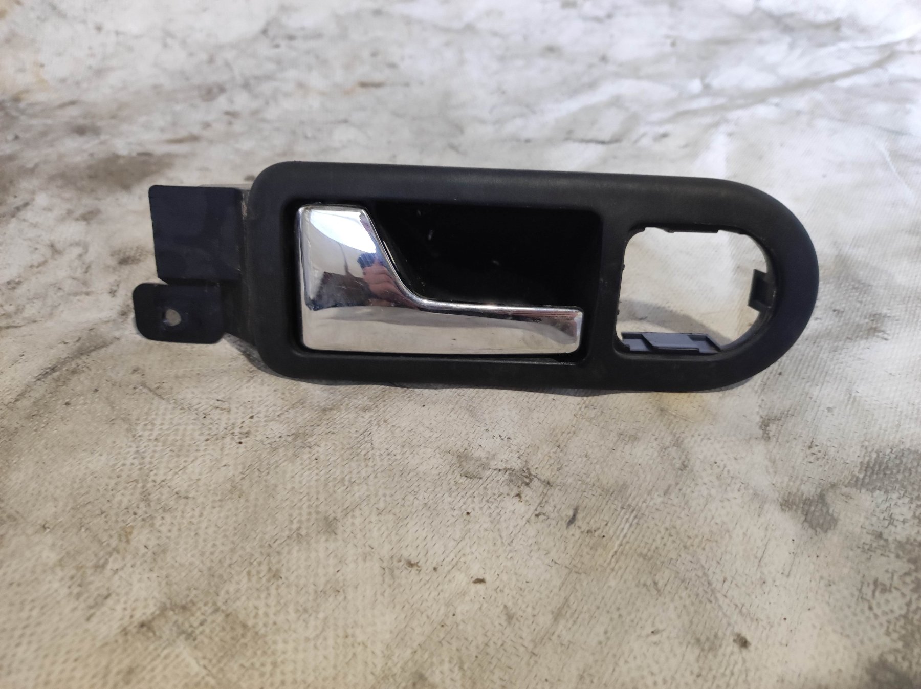 ручка передніх дверей внутрішня, ліва; ручка передньої двері внутрішня ліва Volkswagen Golf IV (1997-2006) 3B1837113L