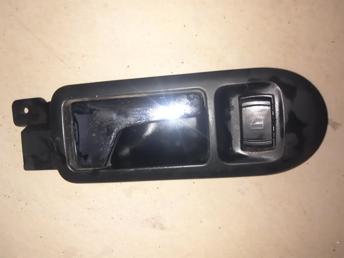 Ручка передніх дверей внутрішня, права; Volkswagen Golf IV (1997-2006) 3B1837114