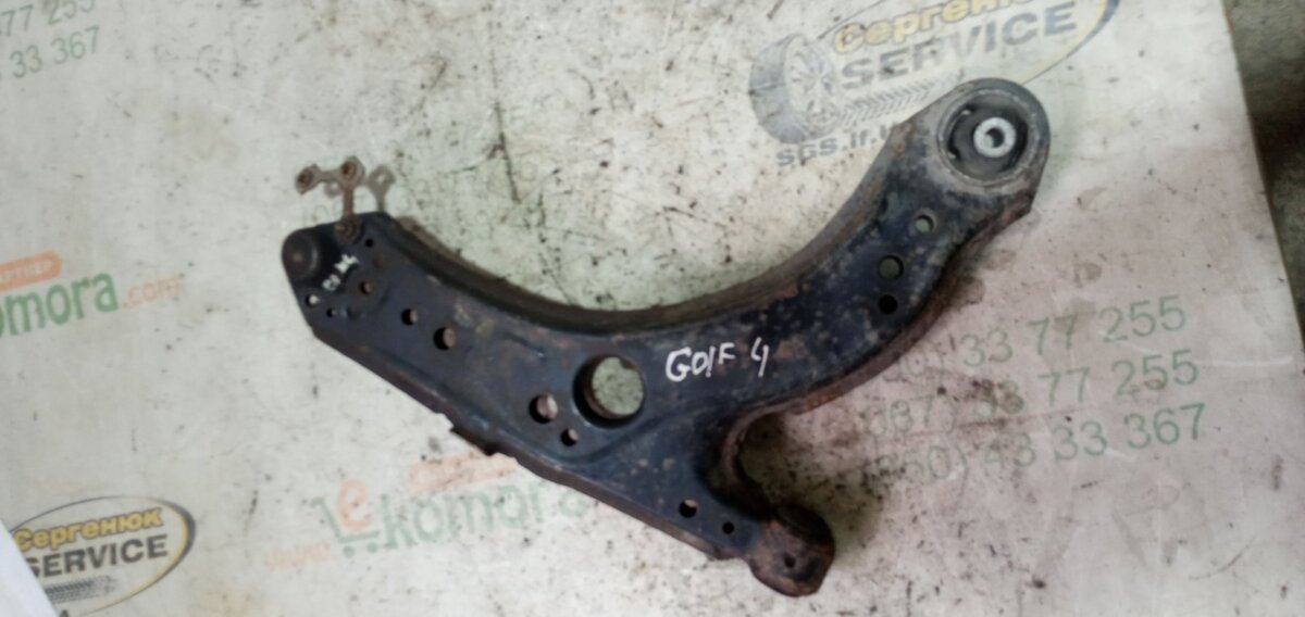 важіль передньої підвіски нижній, лівий/правий; стійки і важелі підвіски Volkswagen Golf IV (1997-2006) 1J0407151A