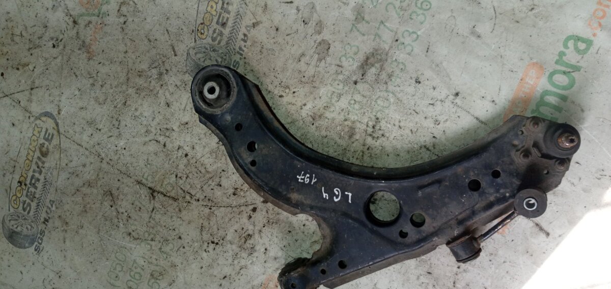 важіль передньої підвіски нижній, лівий/правий; стійки і важелі підвіски Volkswagen Golf IV (1997-2006) 1J0407151A
