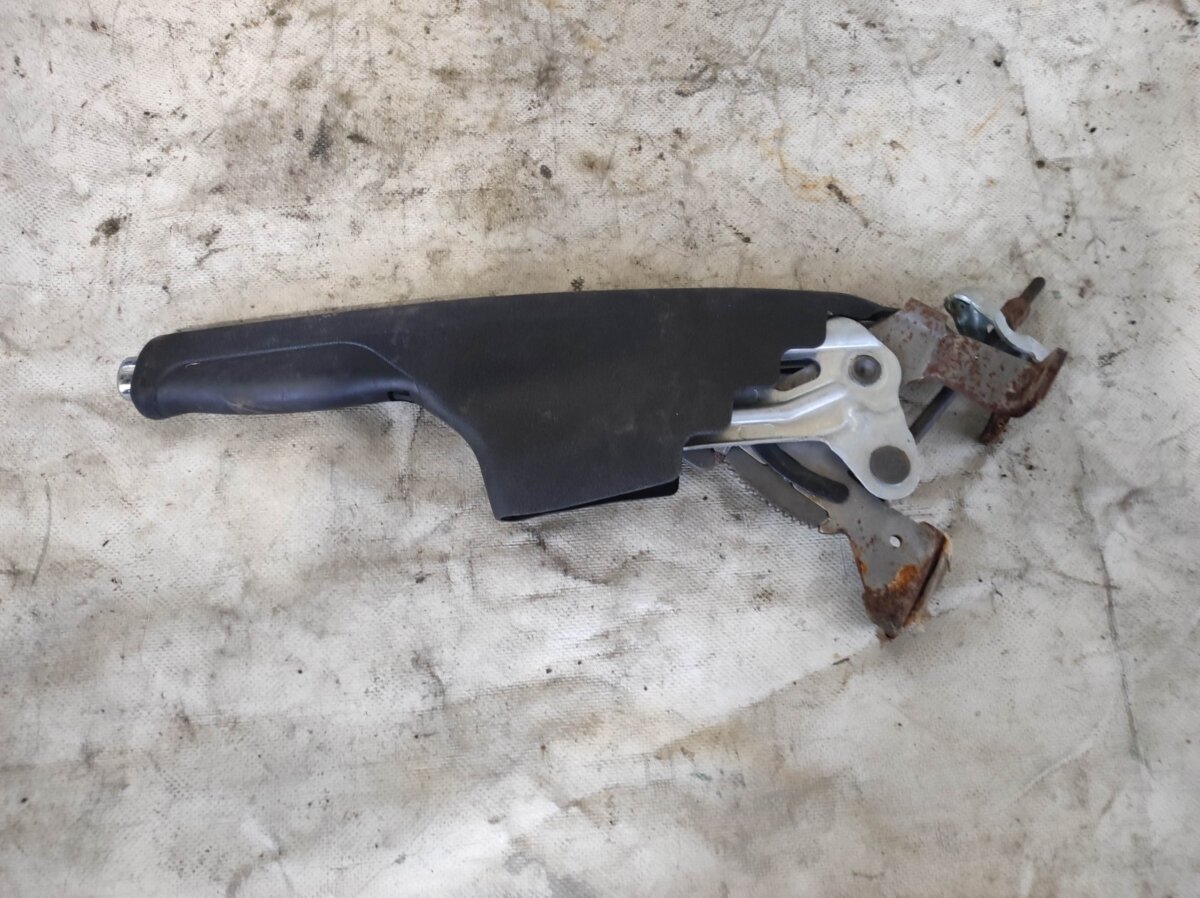 важіль ручника; важіль ручного гальма; привід гальма стоянки (управління ручним гальмом; Ручник) Volkswagen Golf IV (1997-2006) 1J0711303AA