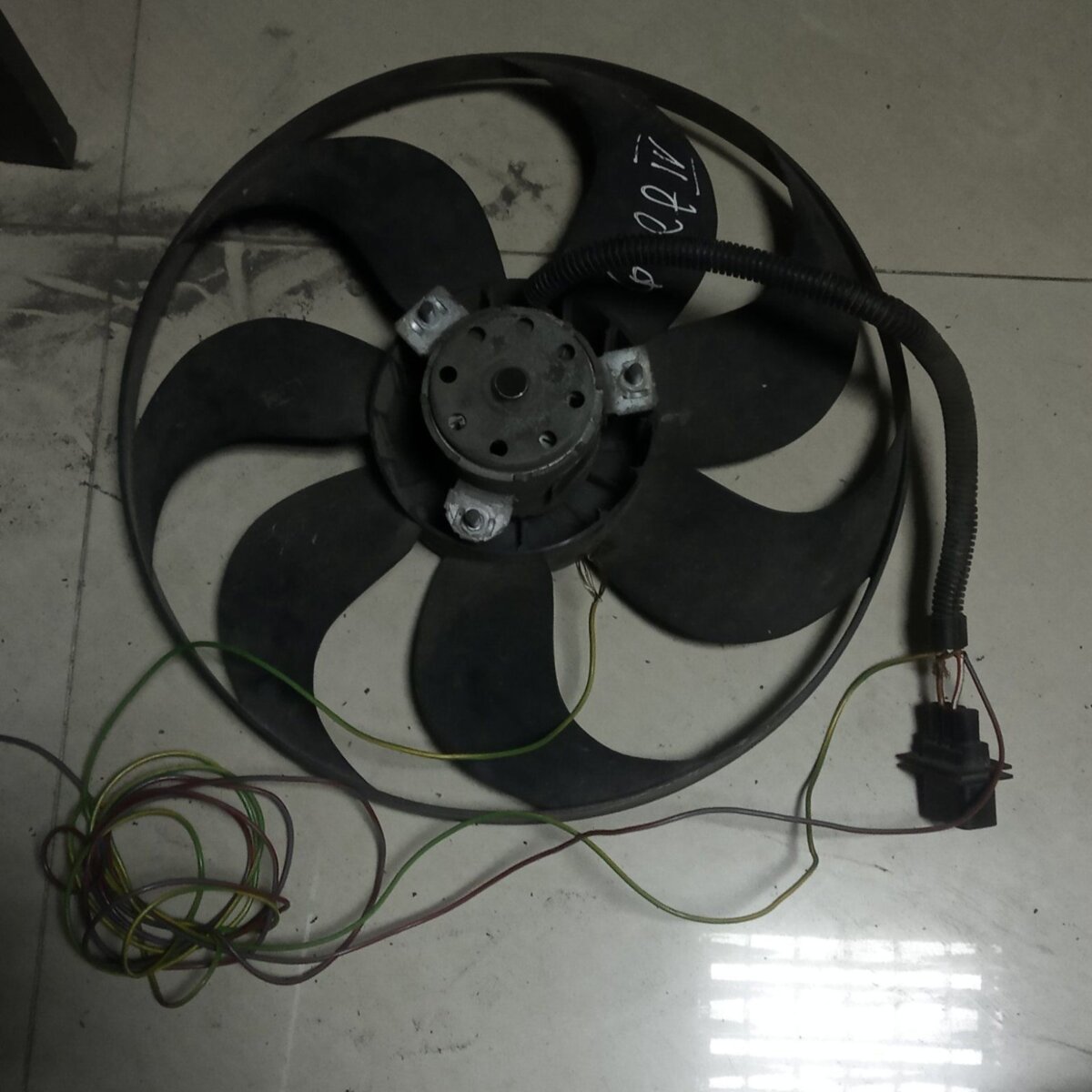 Вентилятор радіатора Volkswagen Golf IV (1997-2006) 1J0959455