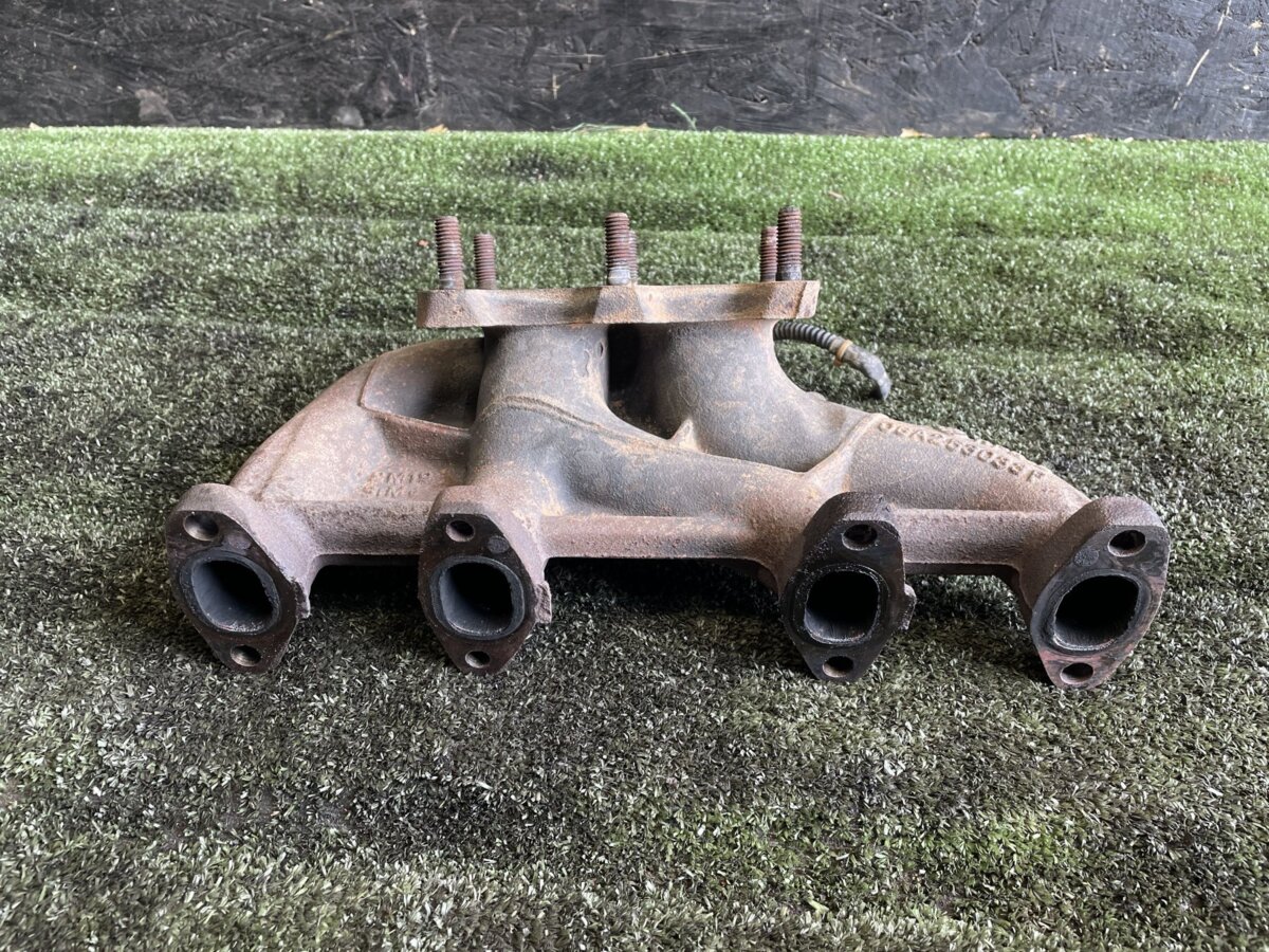 Випускний колектор 1.6 Volkswagen Golf IV (1997-2006) 06A253033P