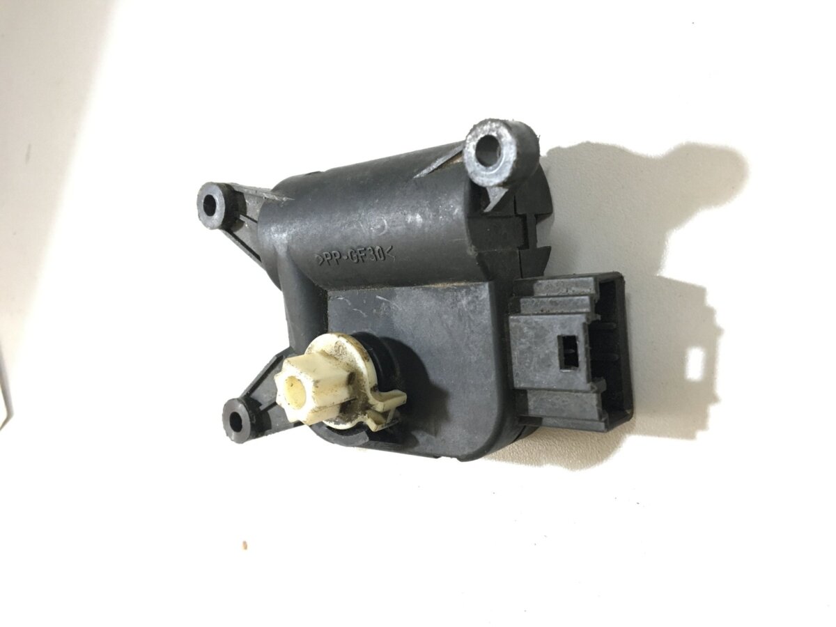 Заслонки печі Volkswagen Golf IV (1997-2006) 0132801345