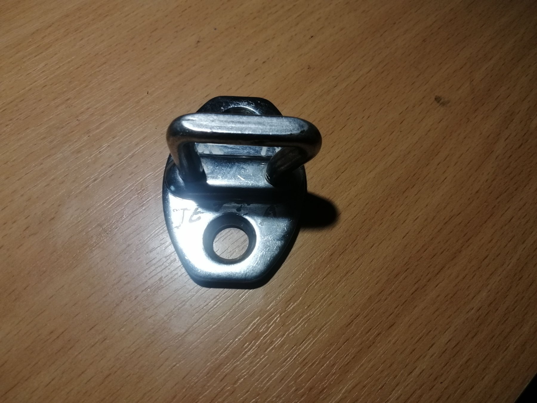 Скоба замку дверей ліва / права сторони перед Volkswagen Golf Plus 2005-2014 3C0837033