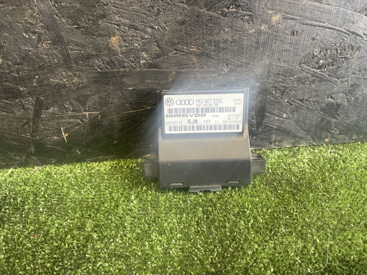 Блок комфорту Volkswagen Golf V (2003-2009) 1K0907530L