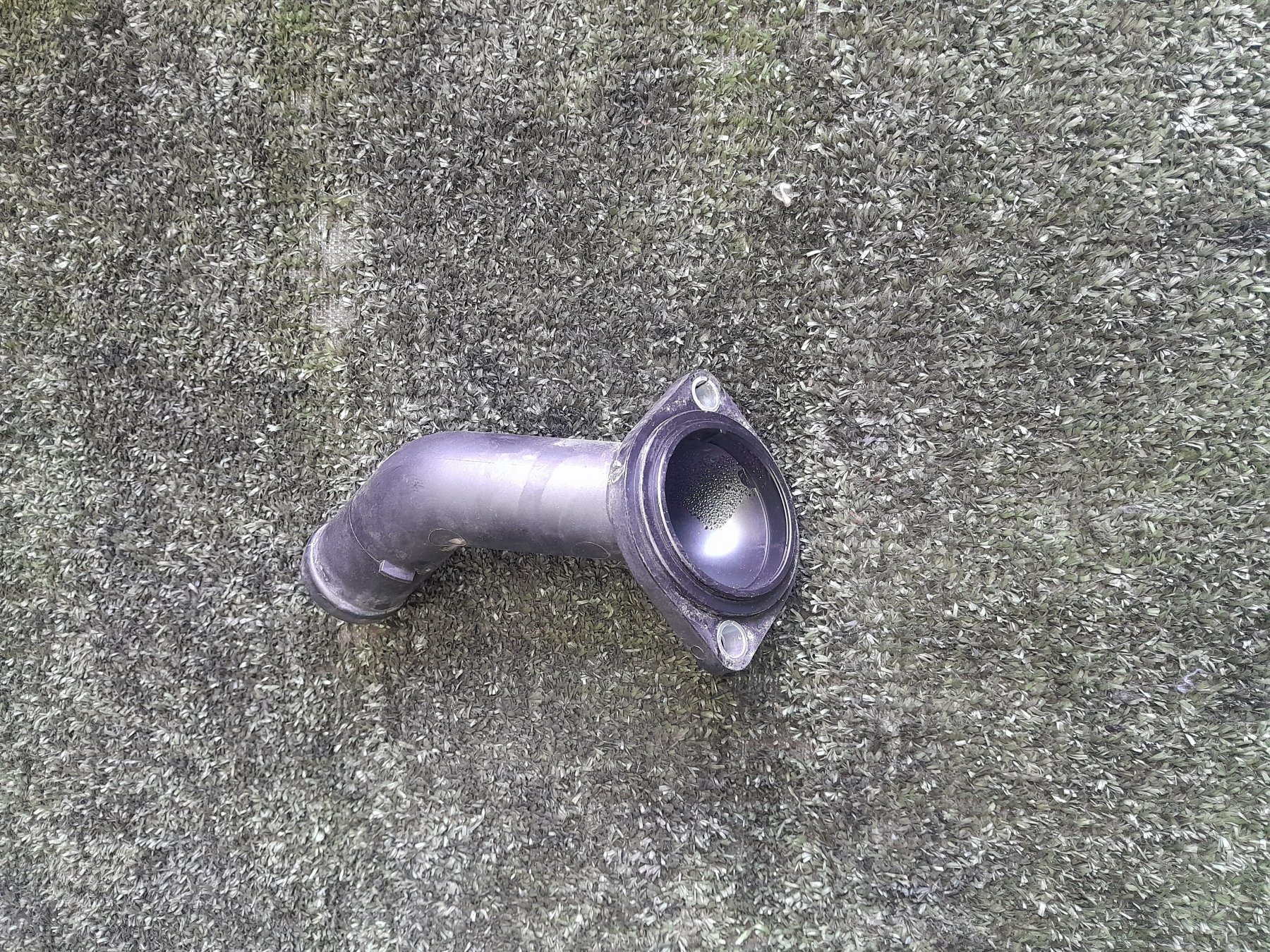 Фланець термостата Volkswagen Golf V (2003-2009) 06A121121C