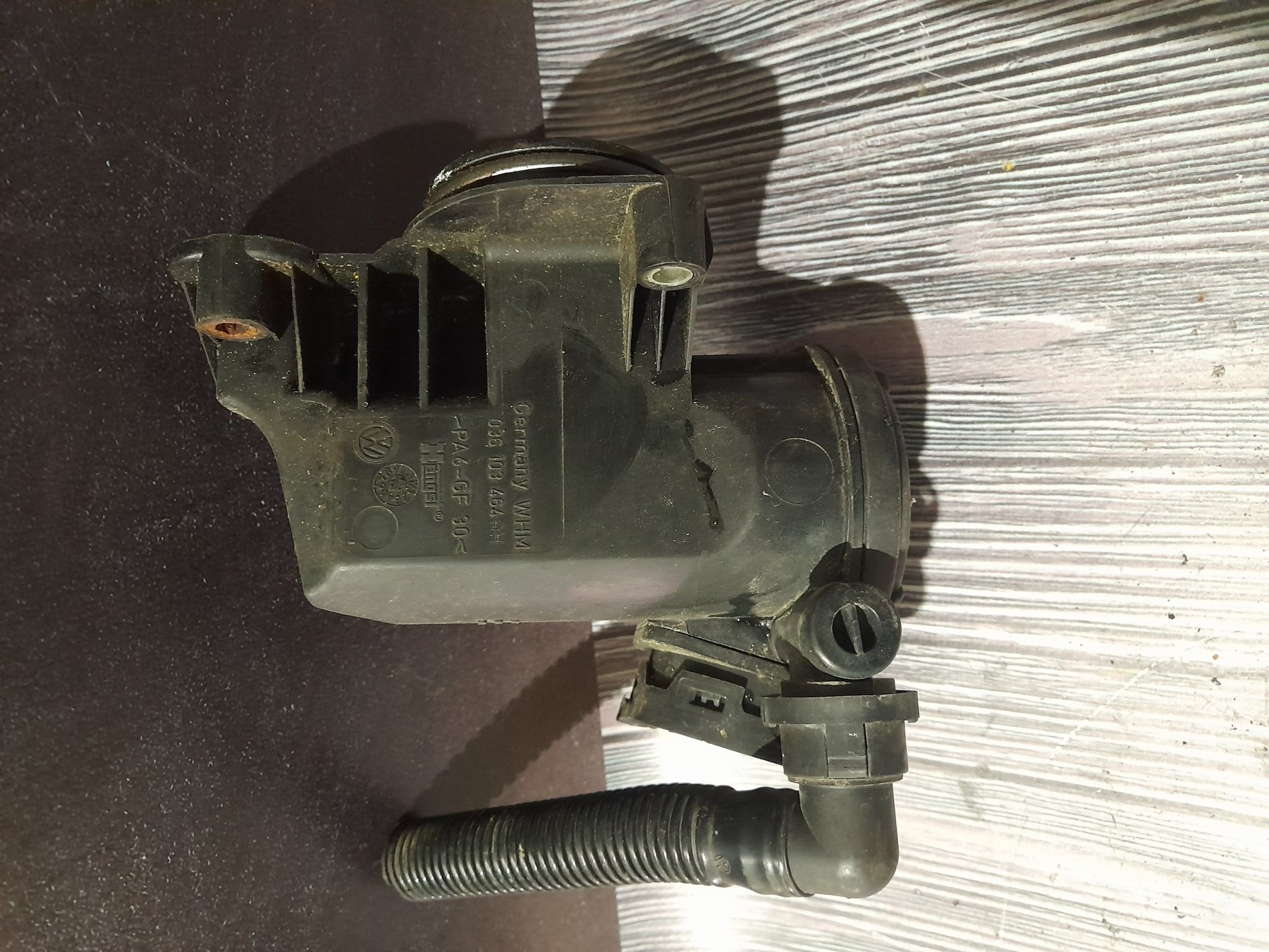 датчик газів картера; клапан pcv (вентиляції картерних газів; Клапан PCV вентиляції картера) Volkswagen Golf IV (1997-2006),Golf VI (2008-2012) 036103464AH