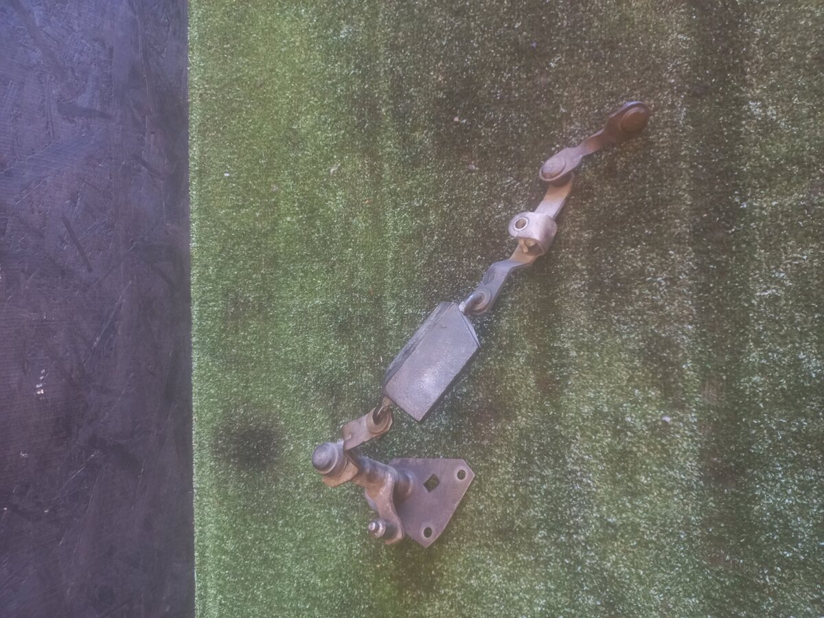 Механізм вибору передач кпп Volkswagen Golf VI (2008-2012) 1J0711183C