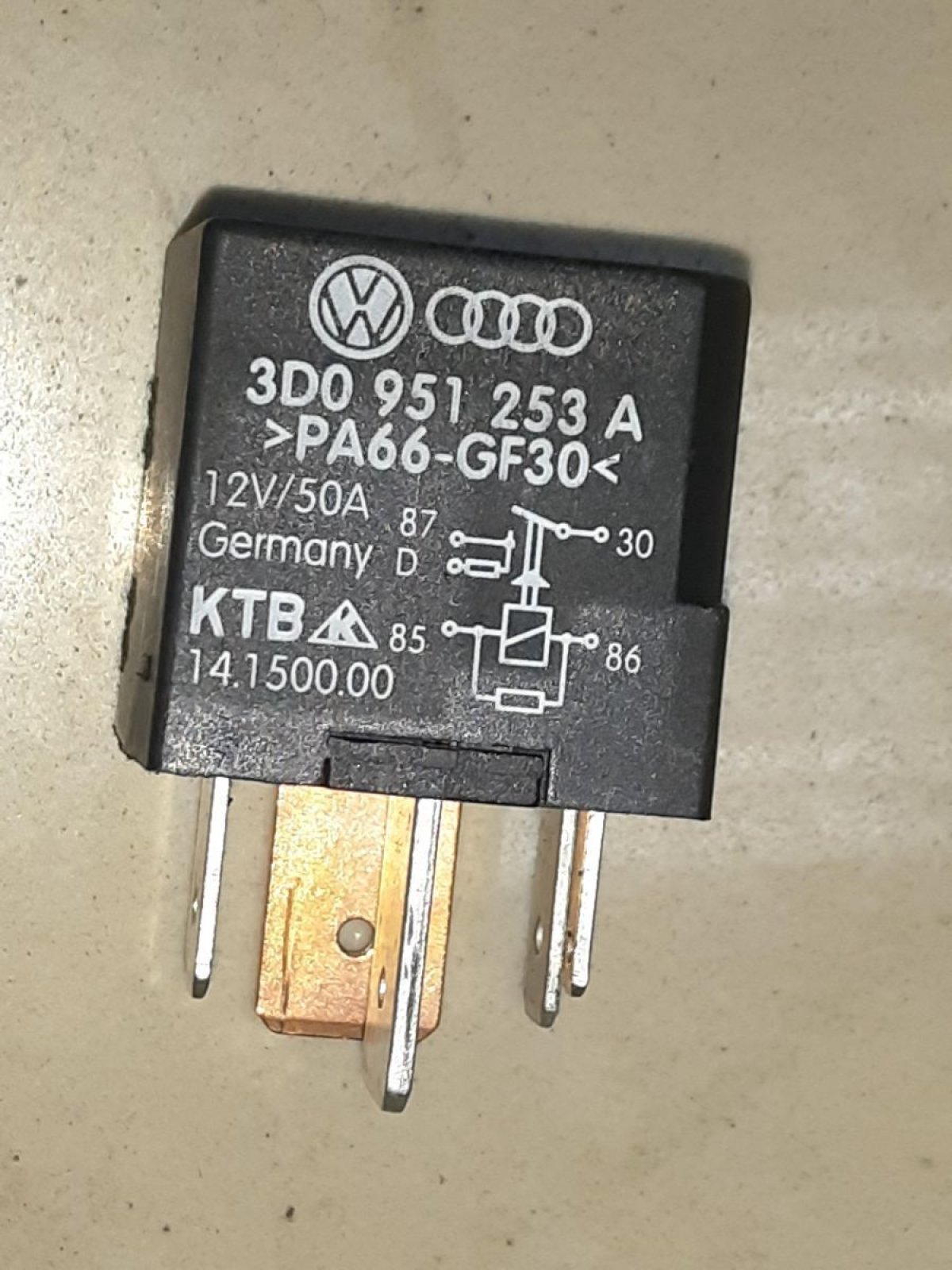 реле BOSCH (якість OE) Volkswagen Golf VI (2008-2012) 3D0951253A