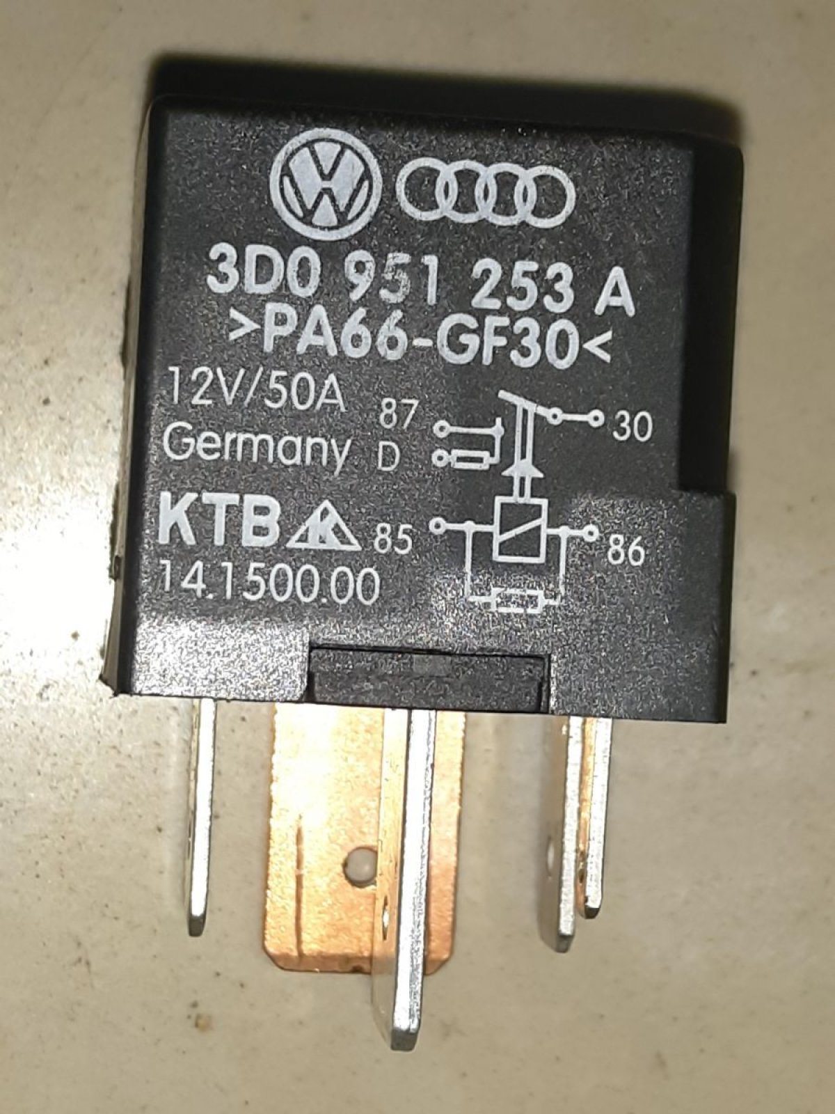 реле BOSCH (якість OE) Volkswagen Golf VI (2008-2012) 3D0951253A