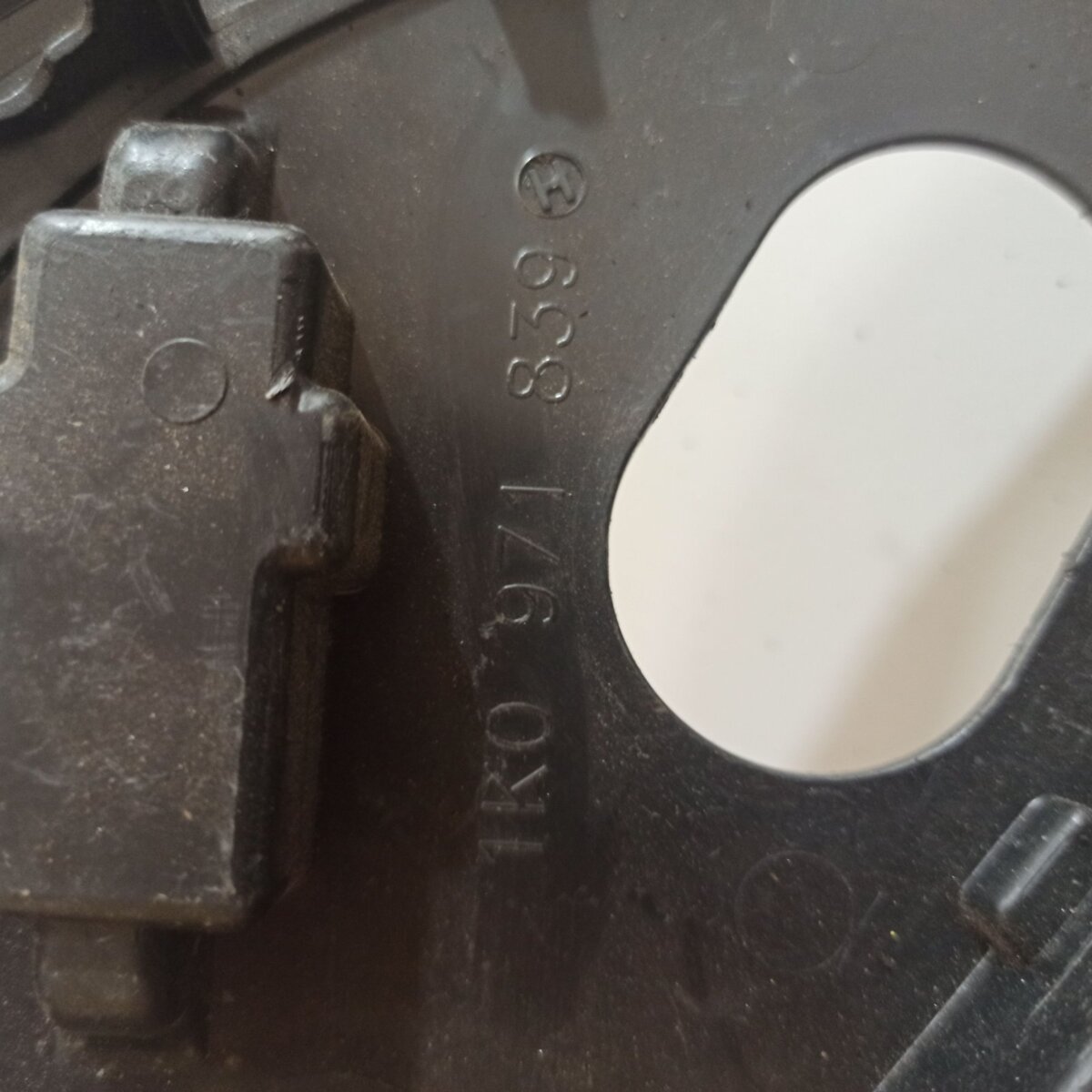 Volkswagen Golf VI (2008-2012) 1K0971839H