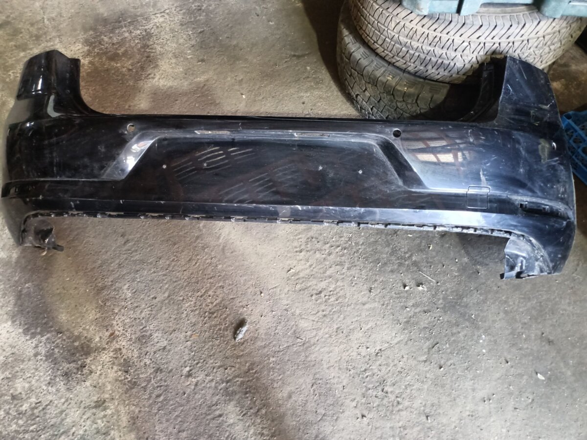 бампер задний Volkswagen Golf VII (2012-2019) 5G6807421BK