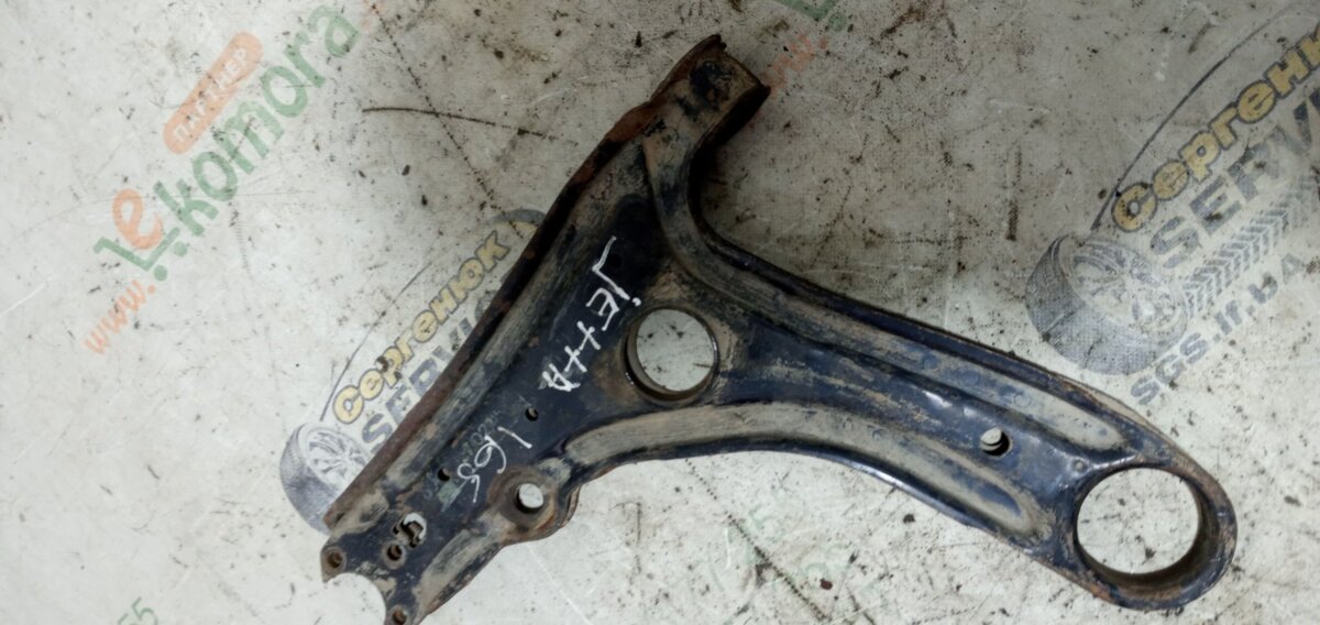 важіль передньої підвіски нижній, лівий/правий; стійки і важелі підвіски Volkswagen Jetta V (2005-2011) 1J0407151C