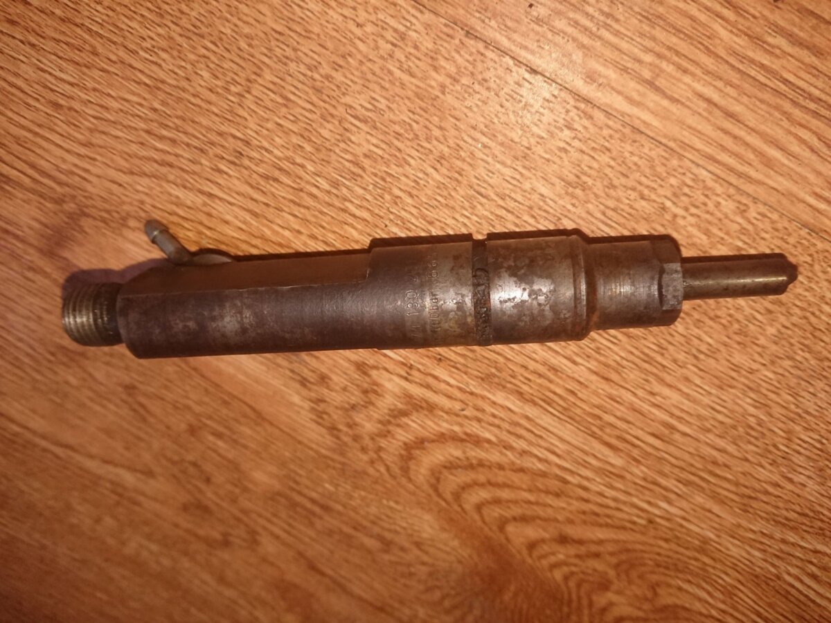 Форсунка дизель  Volkswagen LT 28-35 II 1996-2006 074130201C