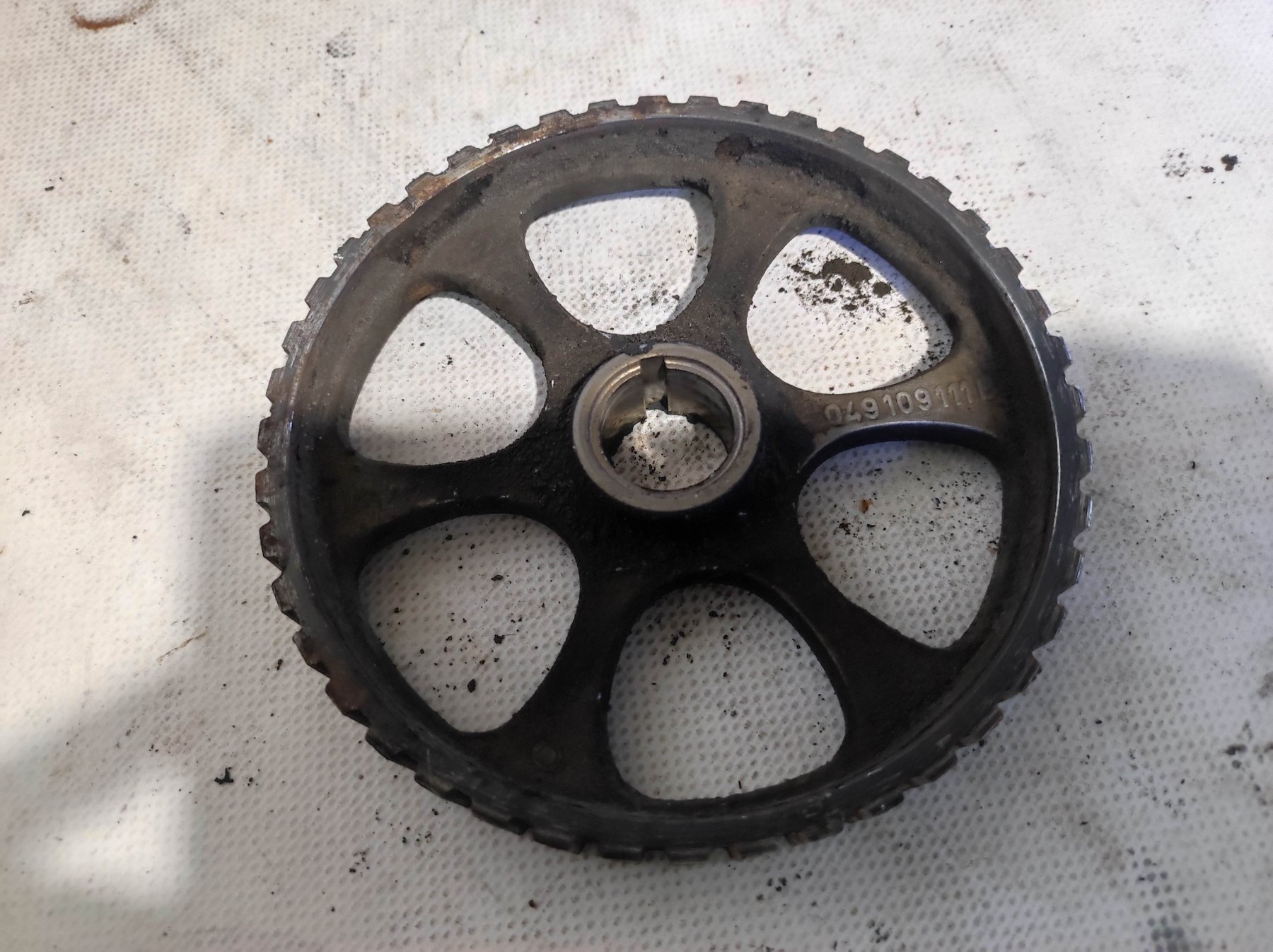 100 % оригінал porsche Volkswagen Passat B2 80-88 049109111B