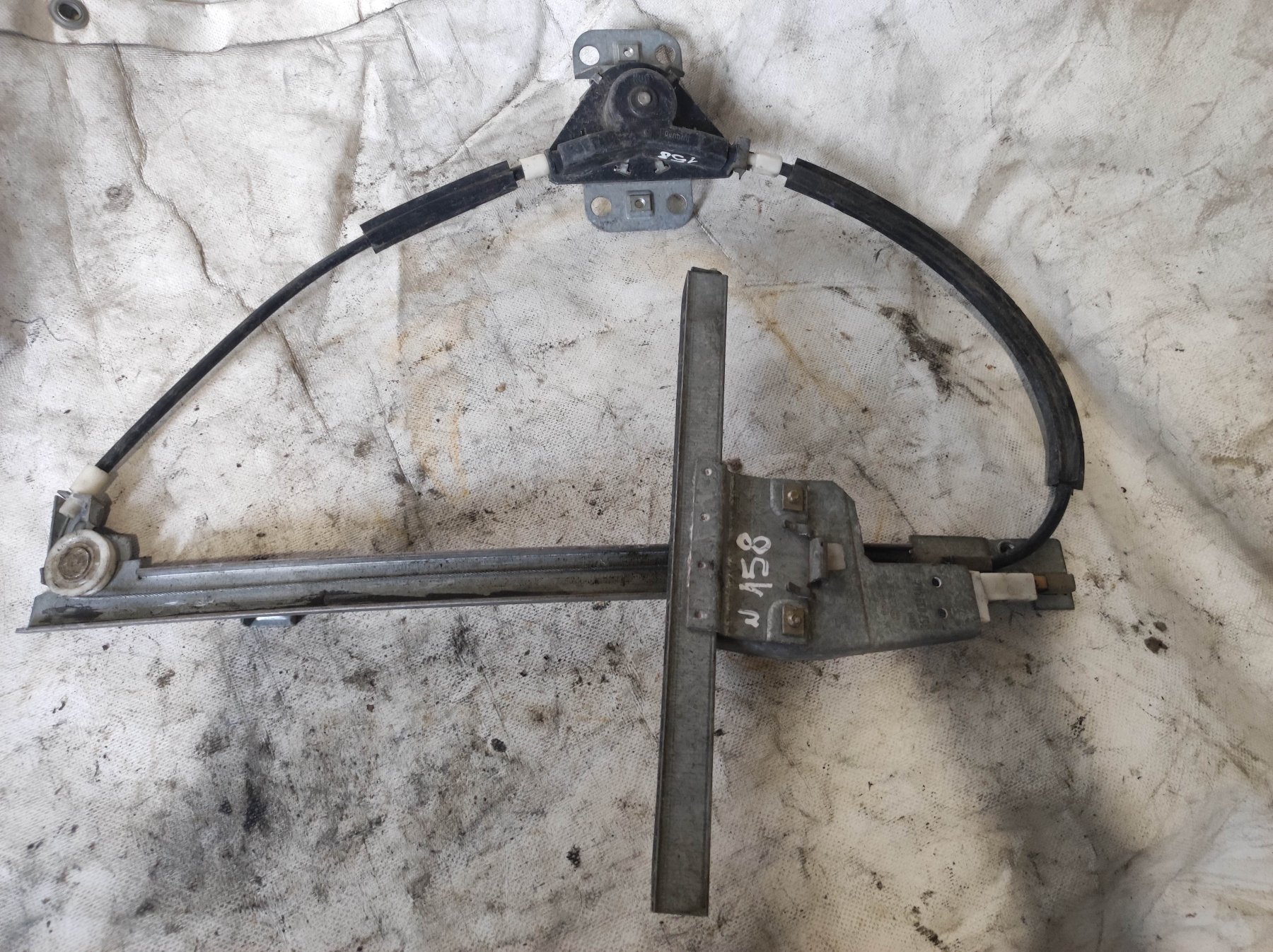 механізм склопідйомника двері задньої, правої; склопідйомник задніх правих дверей; механізм стеклопод'емника двері задньої, правої Volkswagen Passat B4 (1993-1996) 357839402