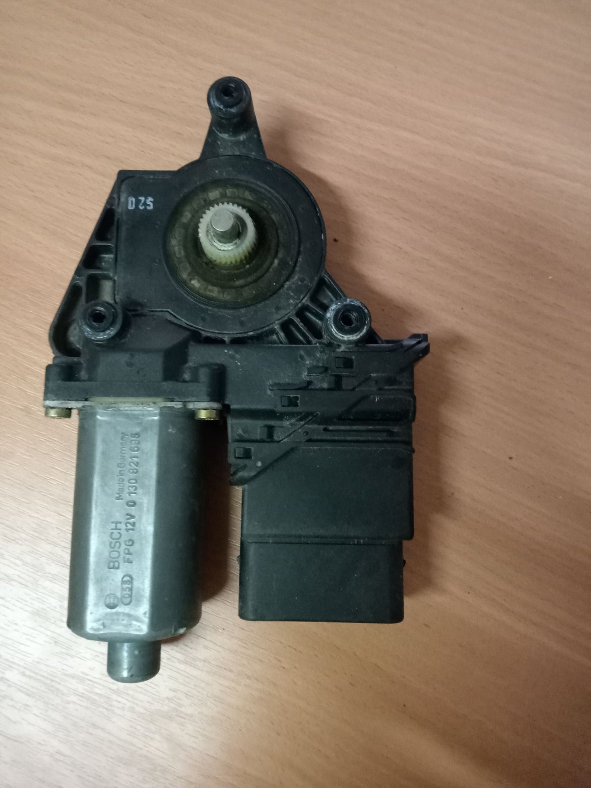 Блок керування склопідіймача Volkswagen Passat B5 (1996-2005) 0130821696