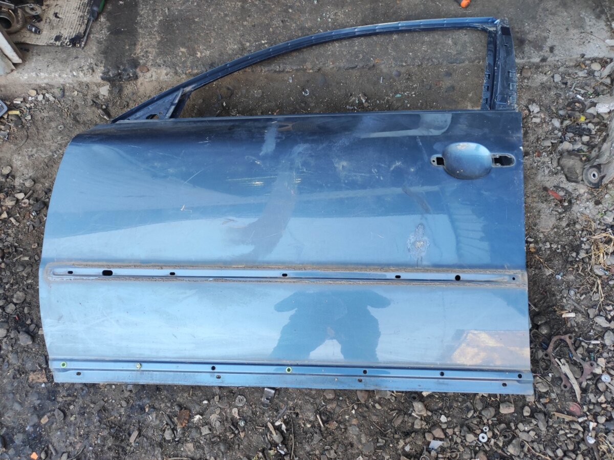 Двері передні ліві  Volkswagen Passat B5 (1996-2005) 3B4831051BE