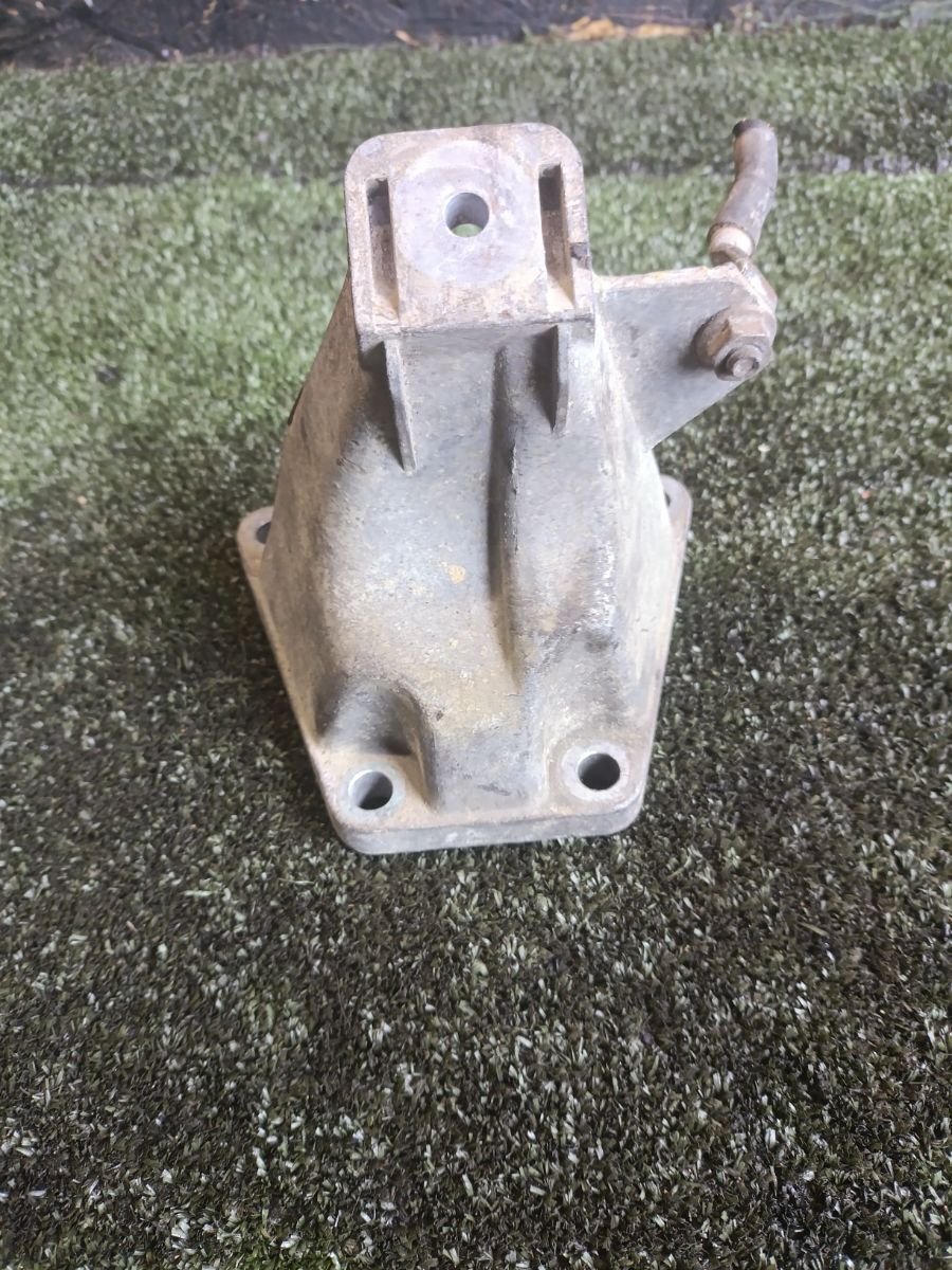 Кронштейн Volkswagen Passat B5 (1996-2005) 4B0199308