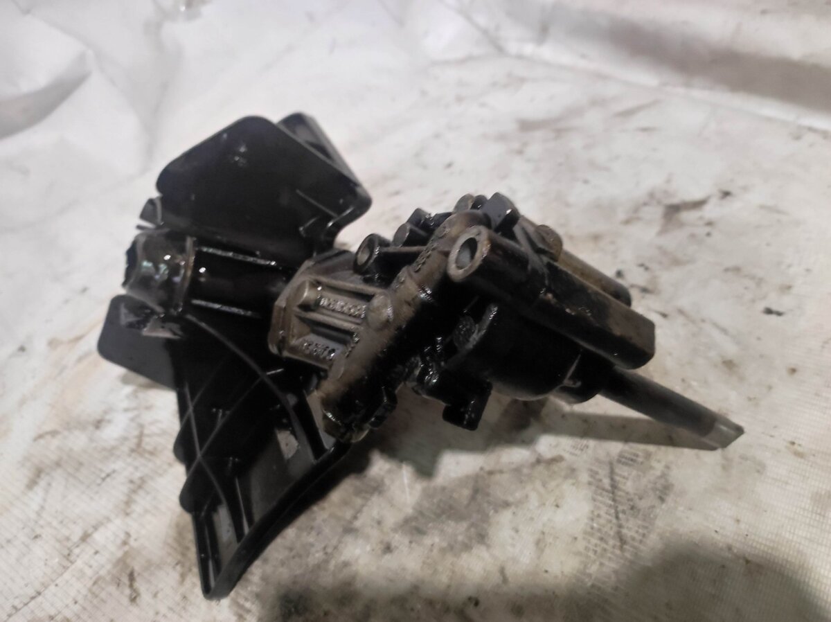 Насос масляний Volkswagen Passat B5 (1996-2005) 026115153A