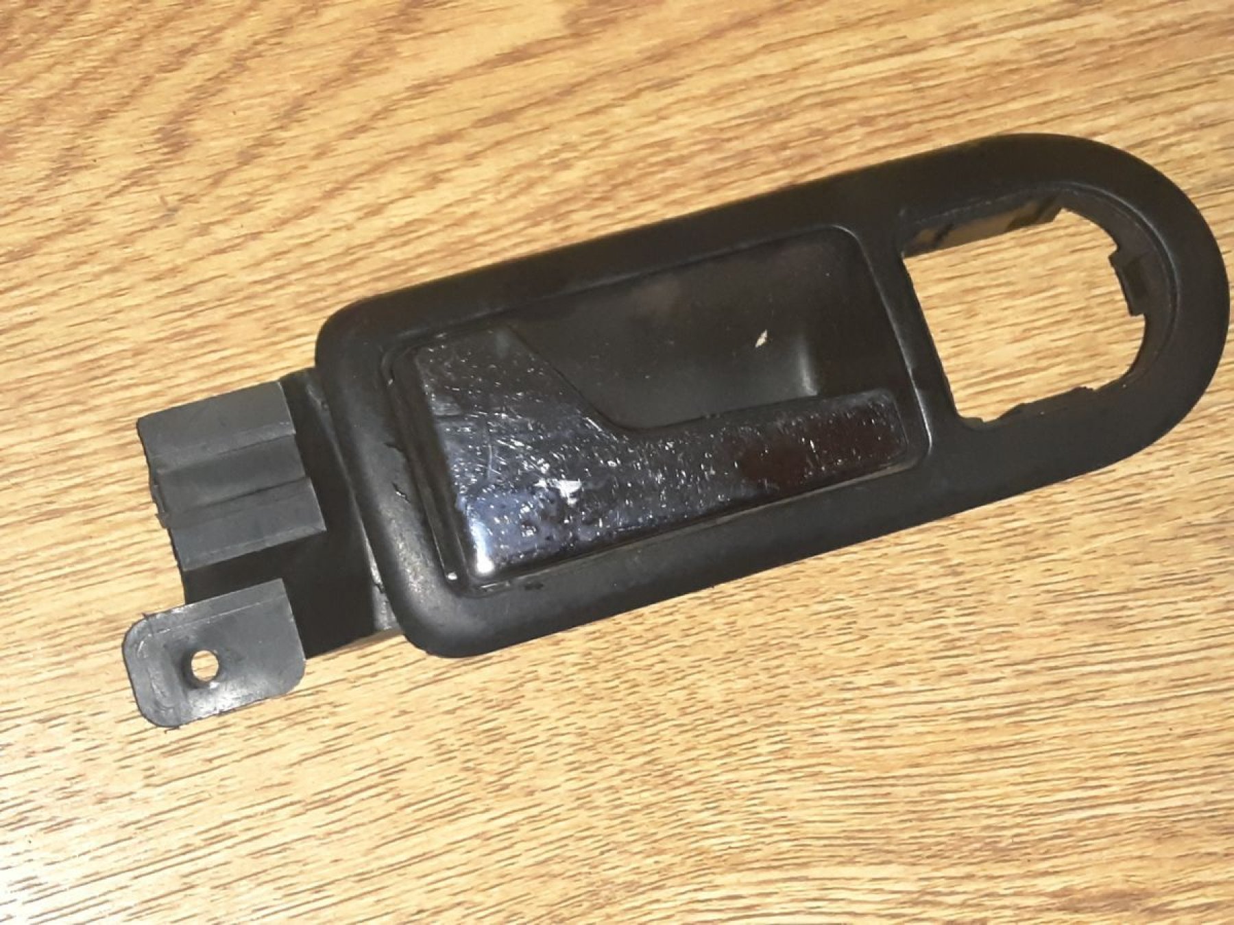 ручка передніх дверей внутрішня, ліва; ручка передньої двері внутрішня ліва Volkswagen Passat B5 (1996-2005) 3B1837113L