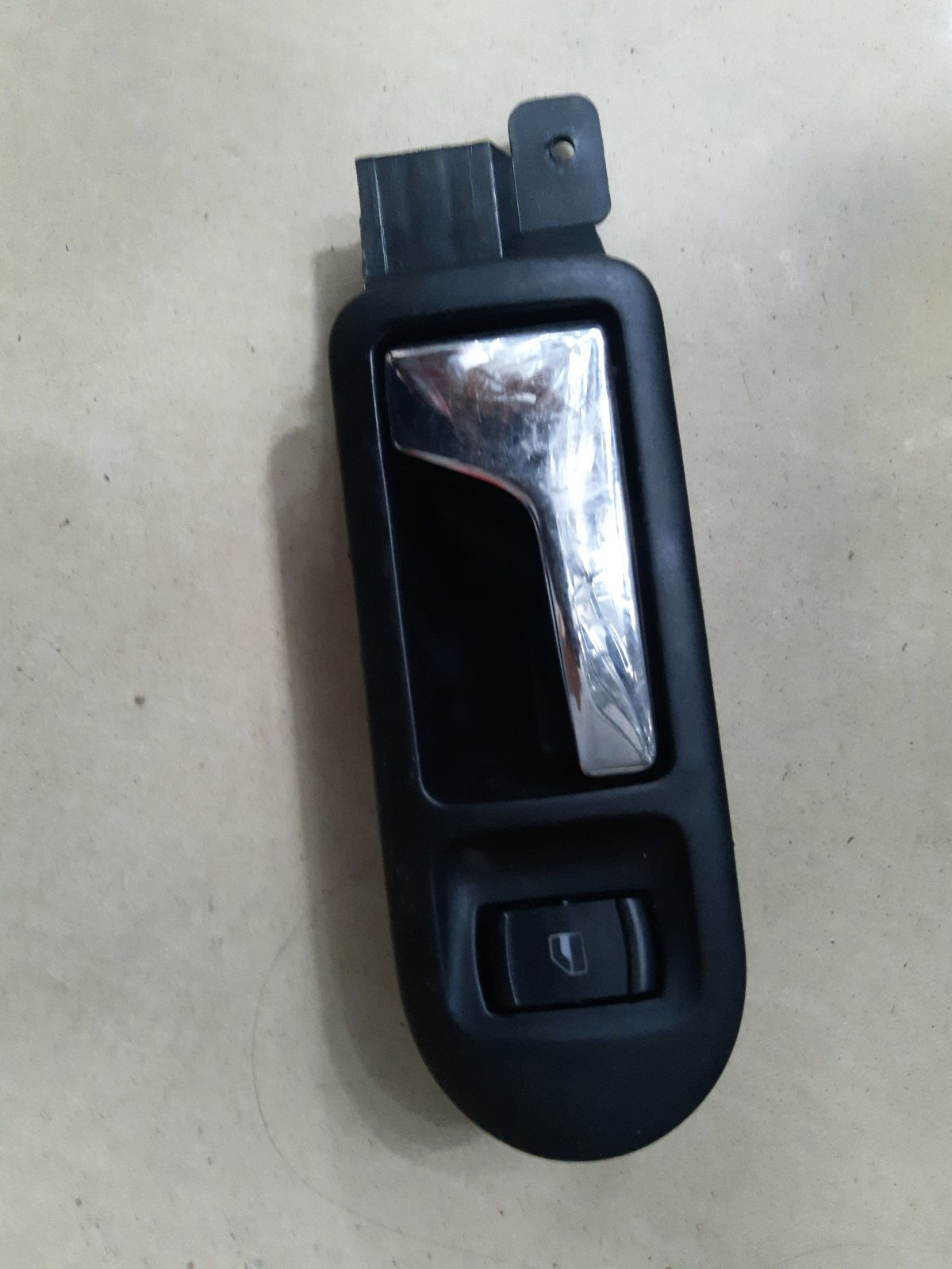 ручка передніх дверей внутрішня, права; ручка передньої двері внутрішня права Volkswagen Passat B5 (1996-2005) 3B1837114T