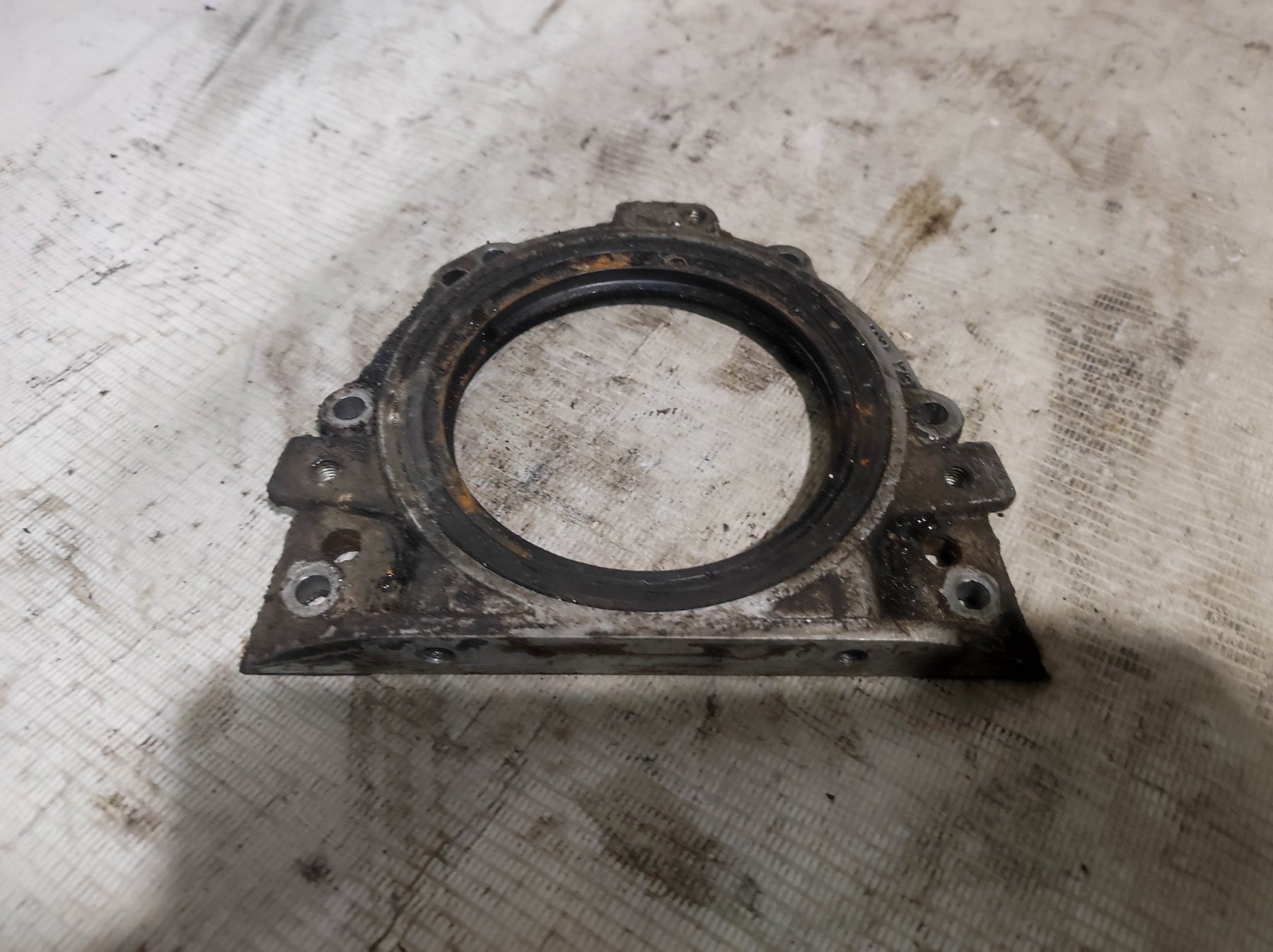 Сальник коленвала задній Volkswagen Passat B5 (1996-2005) 053103173