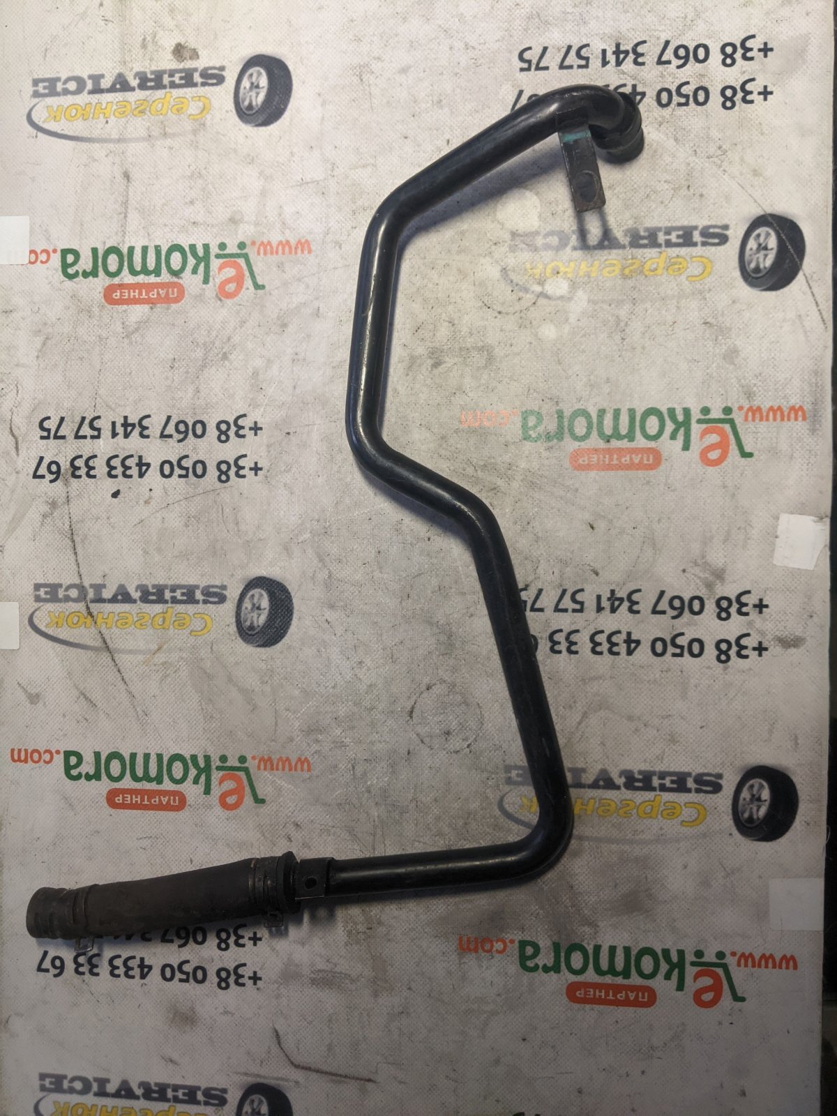 Трубка системи охолодження Volkswagen Passat B5 (1996-2005) 059121065D