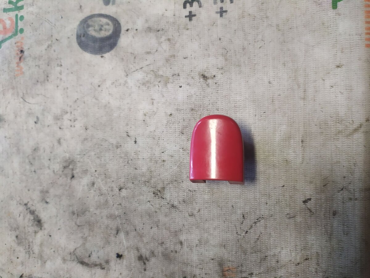 Заглушка ручки дверей a5/b5 (колір уточнюйте) Volkswagen Passat B5 (1996-2005) 3B4839167