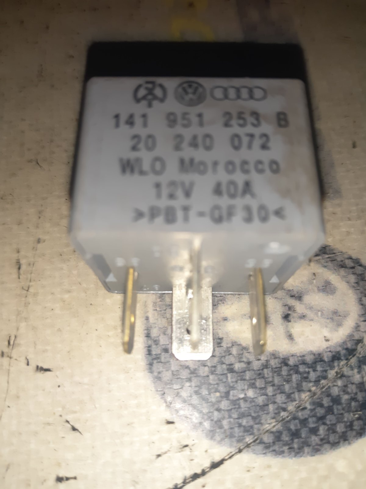 блок управління вентилятором; реле вентилятора Volkswagen Passat B6 (2005-2010) 141951253B