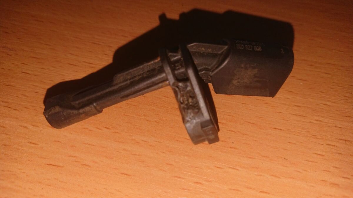 датчик abs задній правий Volkswagen Passat B6 (2005-2010) 1K0927808