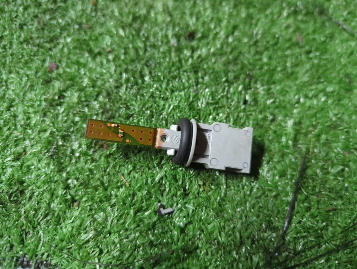 Датчик температури повітря пічки Volkswagen Passat B6 (2005-2010) 1K0907543E