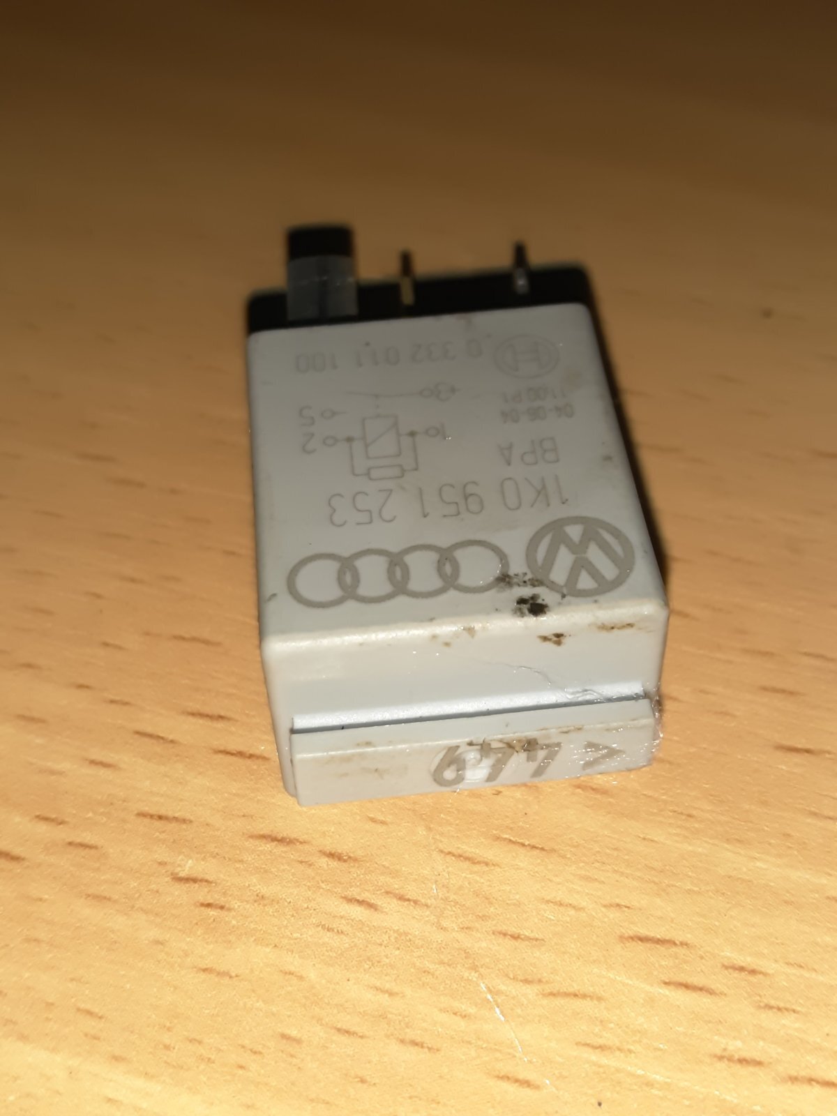 Реле звукового сигнала Volkswagen Passat B6 (2005-2010) 1K0951253