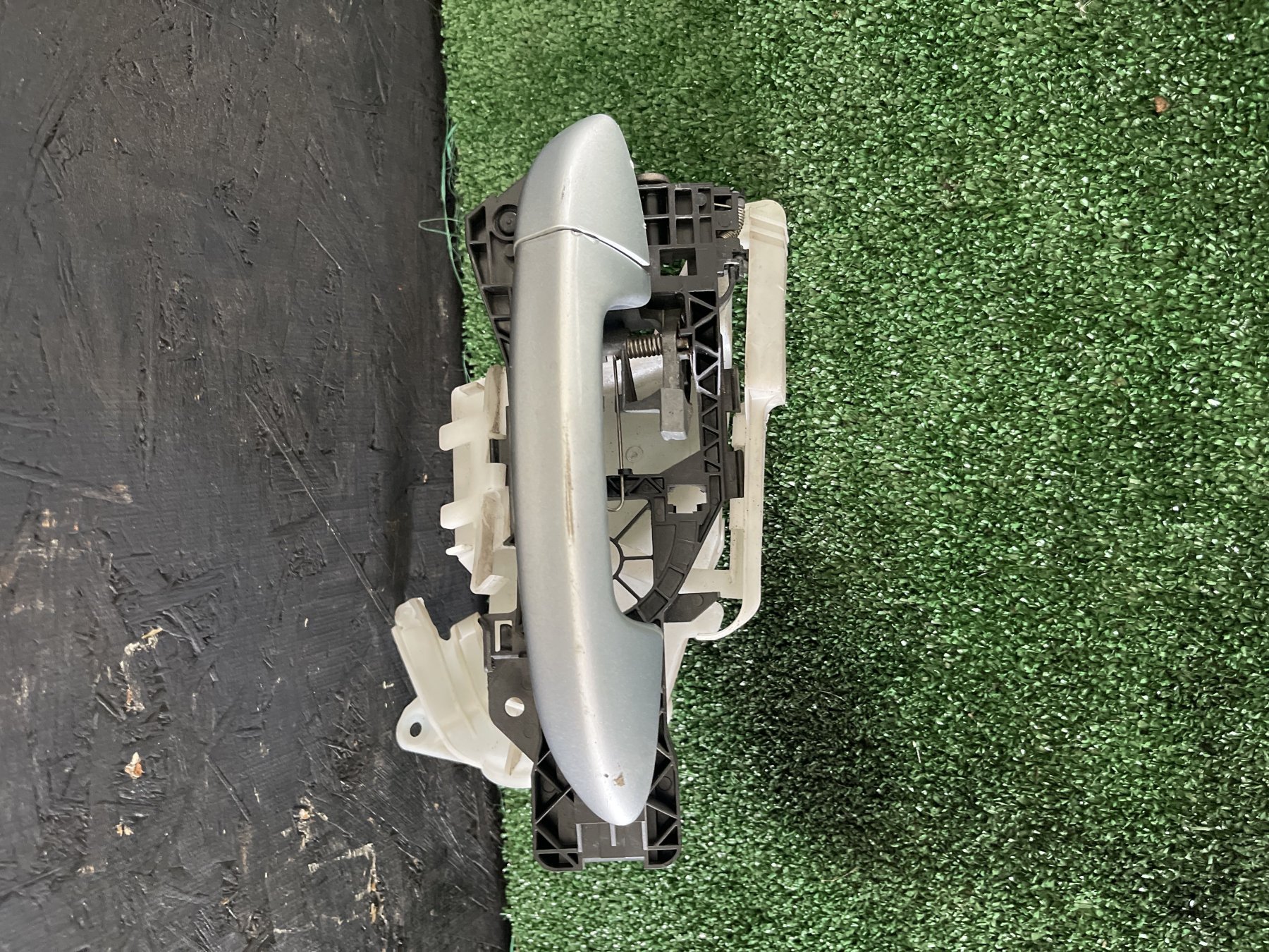 Ручка дверки передня права Volkswagen Passat B6 (2005-2010) 3C0837886G