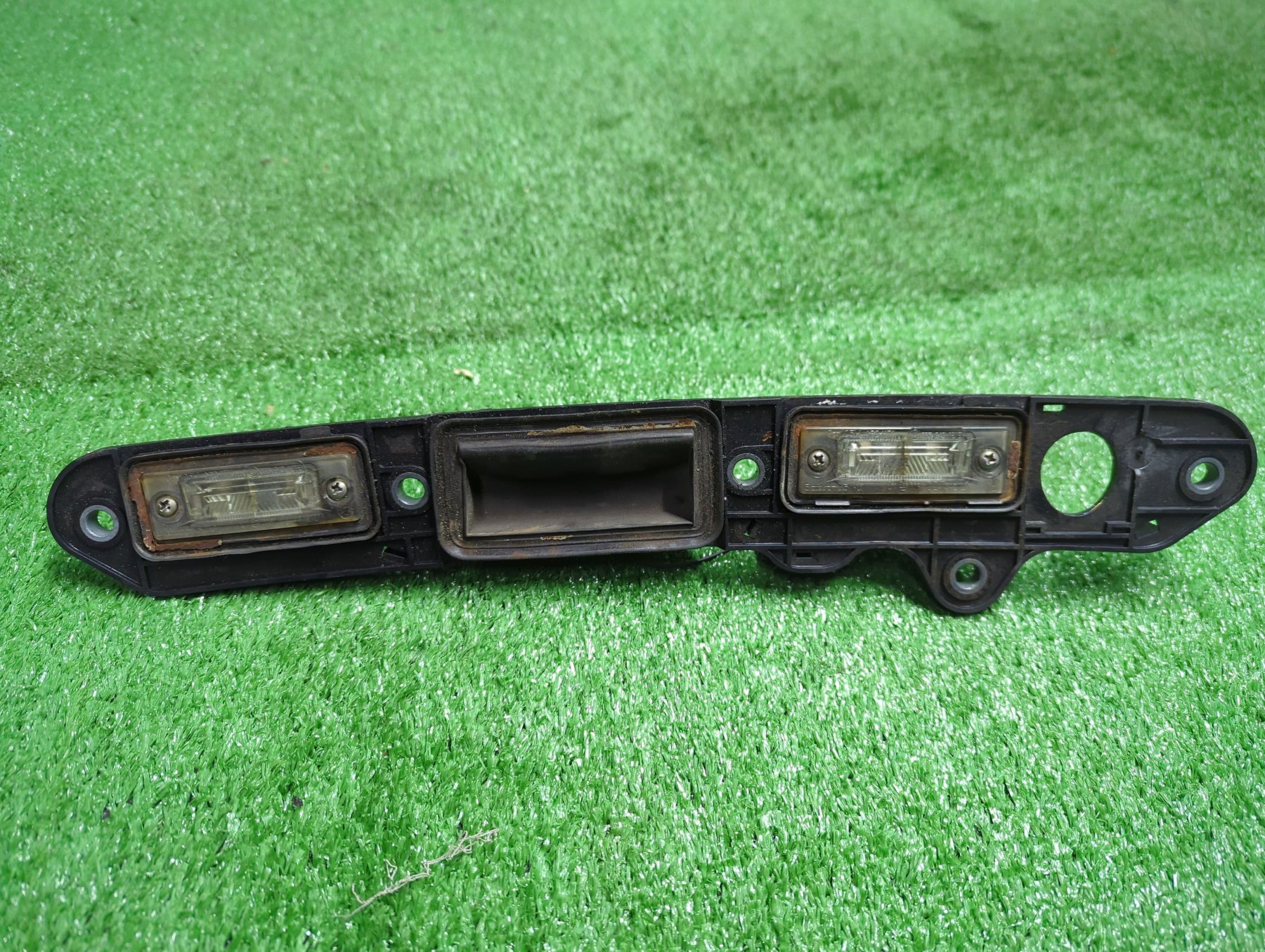 Ручка кришки багажника Volkswagen Passat B6 (2005-2010) 1T0827574L