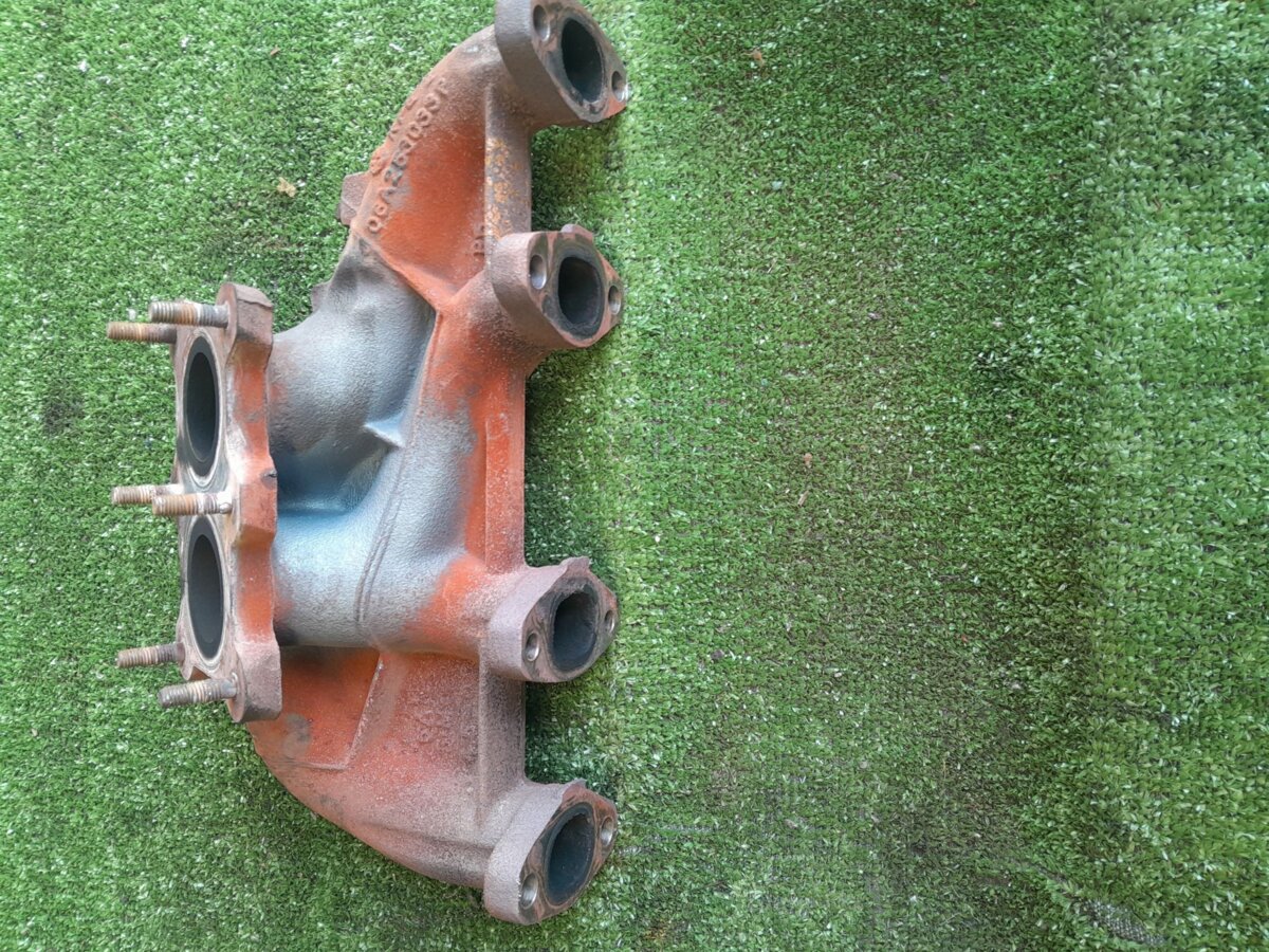 Випускний колектор 1.6 Volkswagen Passat B6 (2005-2010) 06A253033P