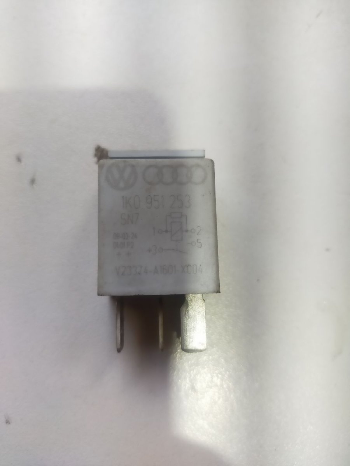 Volkswagen Passat B6 (2005-2010) 1K0951253