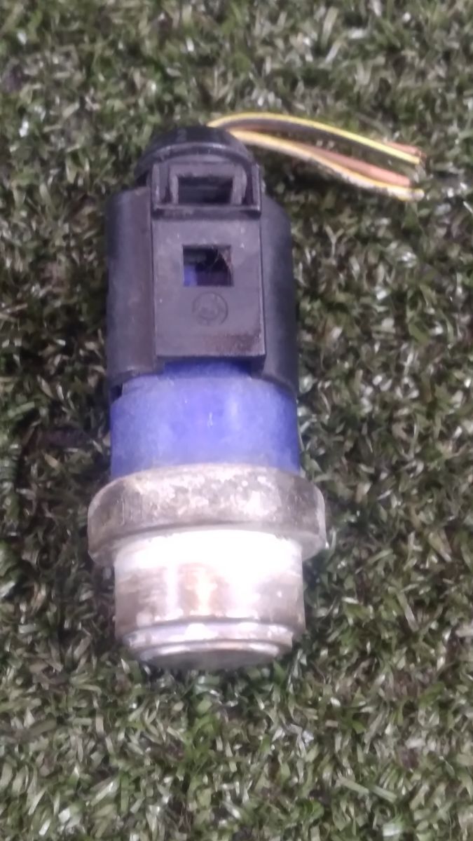 Датчик температури Volkswagen Polo IV (2002-2009) 7M3919369A