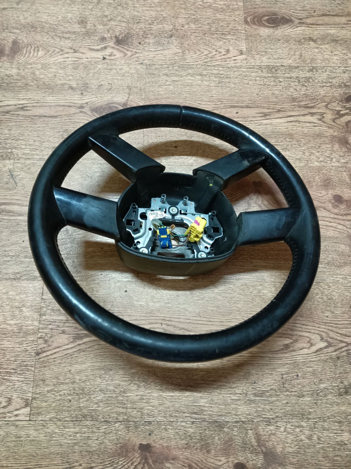 Кермо 4 спиці під airbag -06 Volkswagen Polo IV (2002-2009) 1T0419091NE74