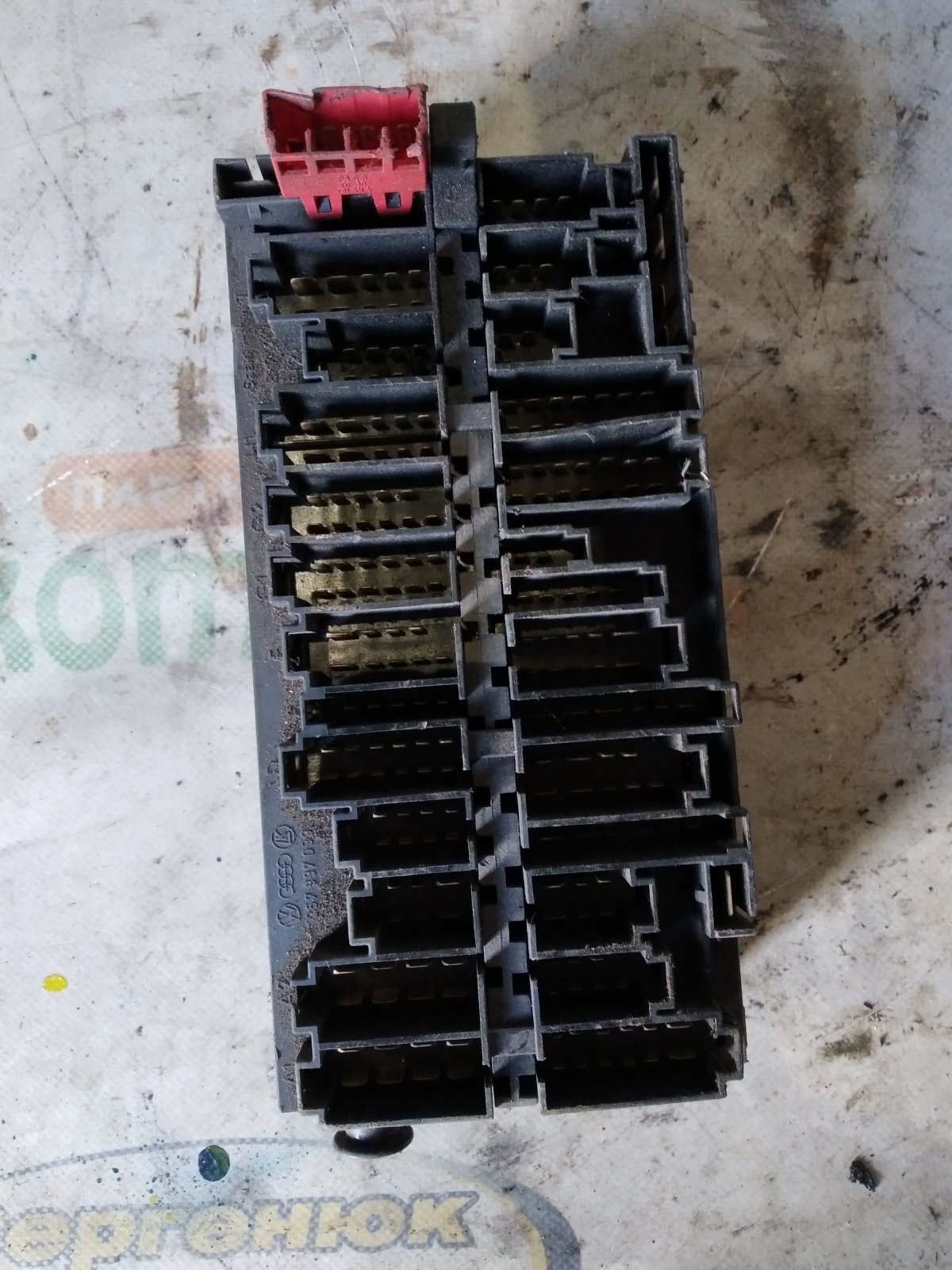 Блок предохранителей Т4 Volkswagen Sharan I (1995-2010) 357937039