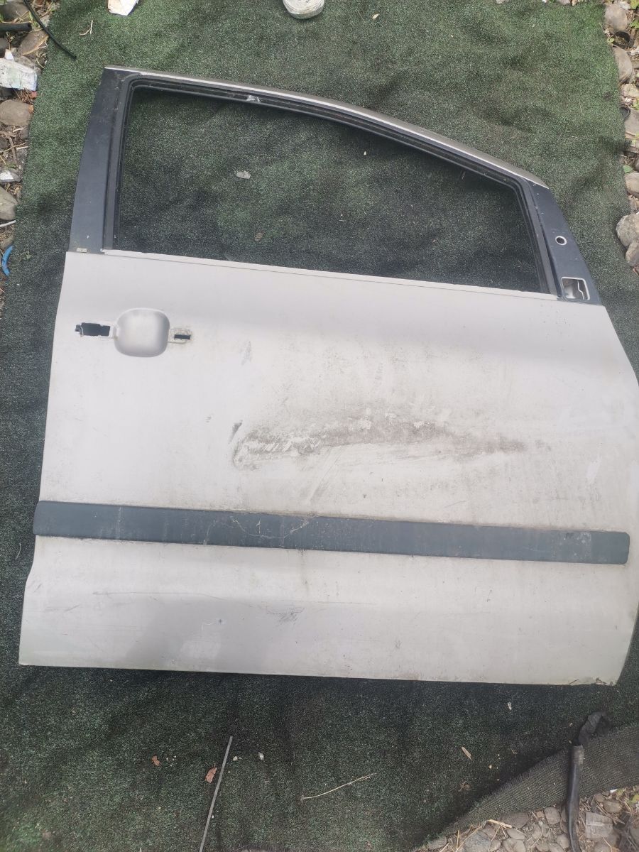 Двері передні праві Volkswagen Sharan I (1995-2010) 7M3831022E